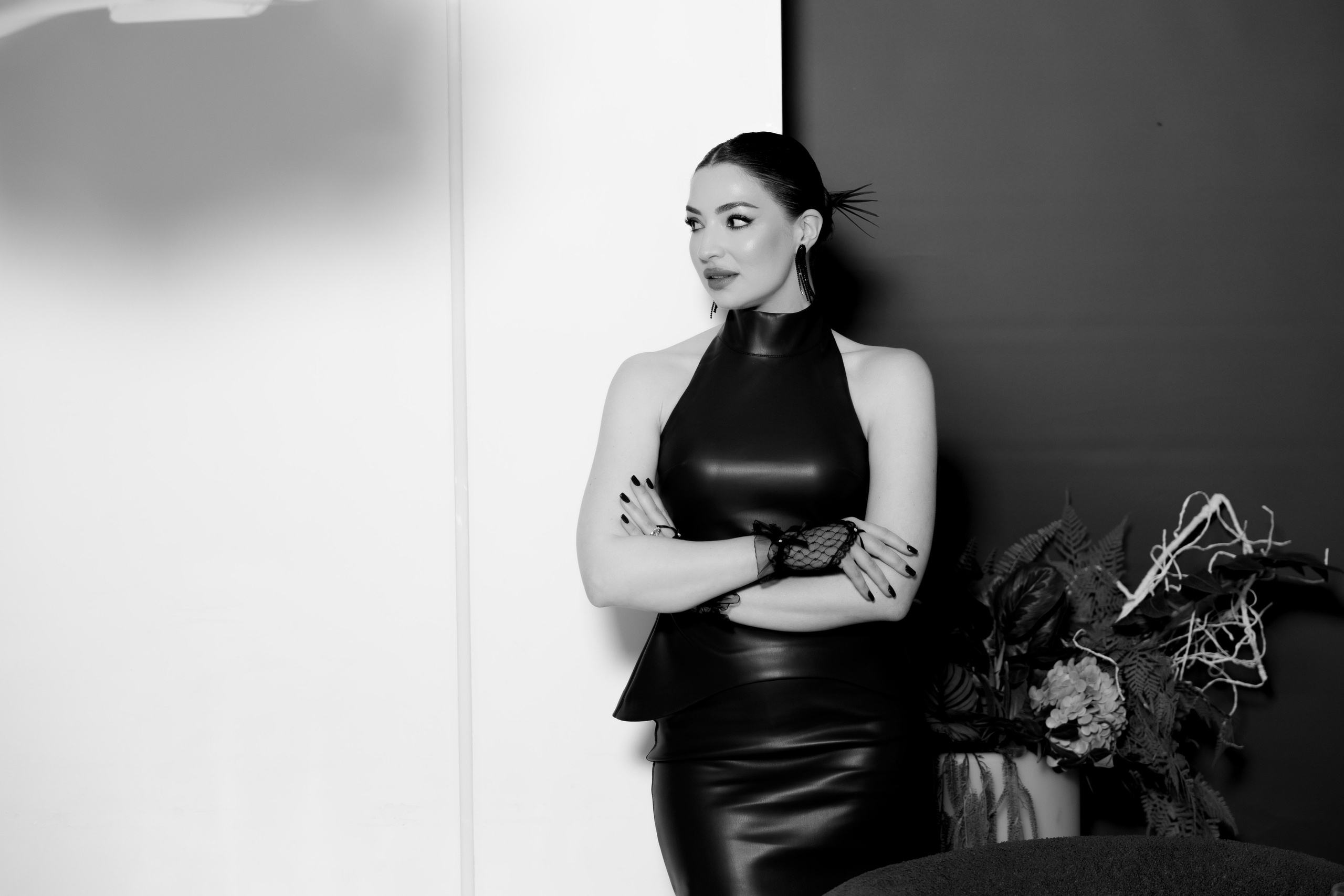 Черное и белое. Профессиональный фотограф и видеооператор