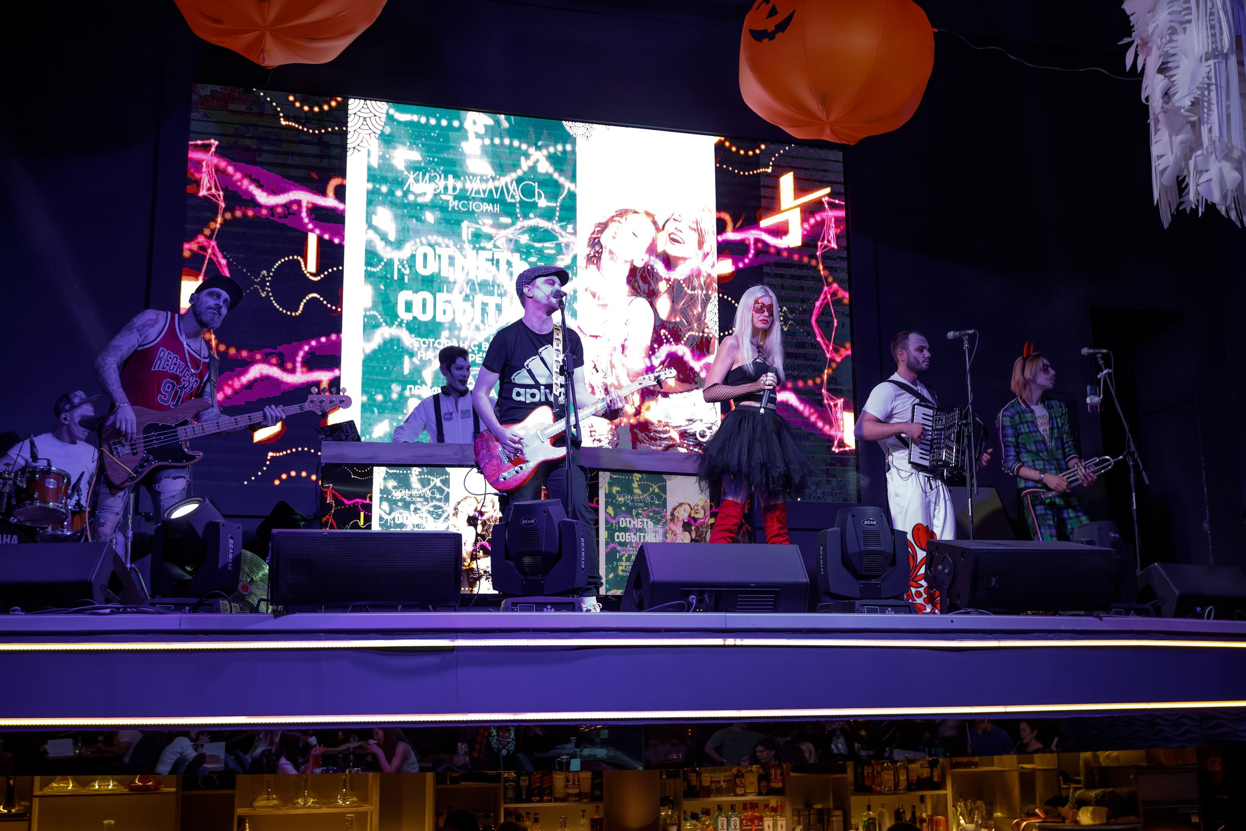 Хэллоуин 2023 в ресторане жизнь удалась. Фотограф в Самаре Максим Тырин