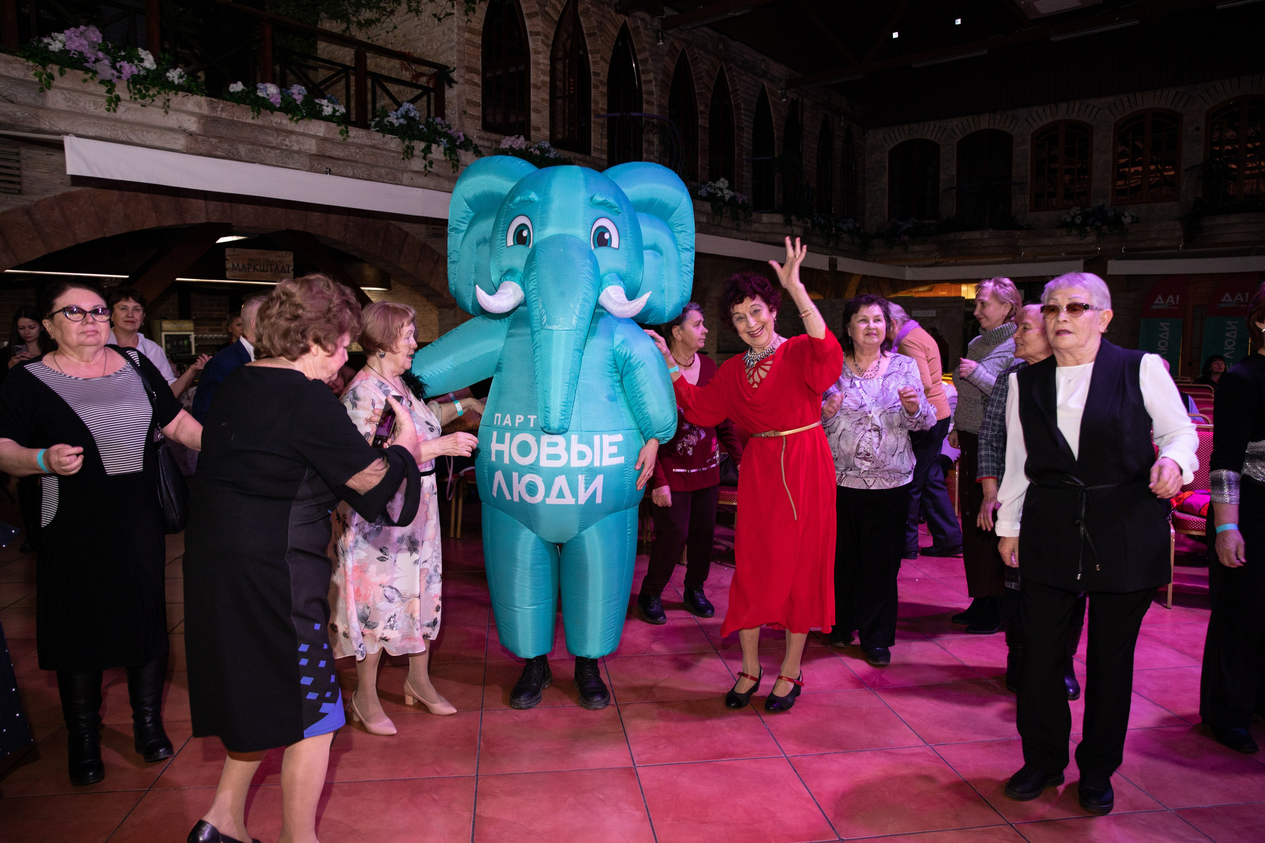 Жить по-новому 2026. Репортажный и свадебный фотограф в Челябинске Елисеев Павел