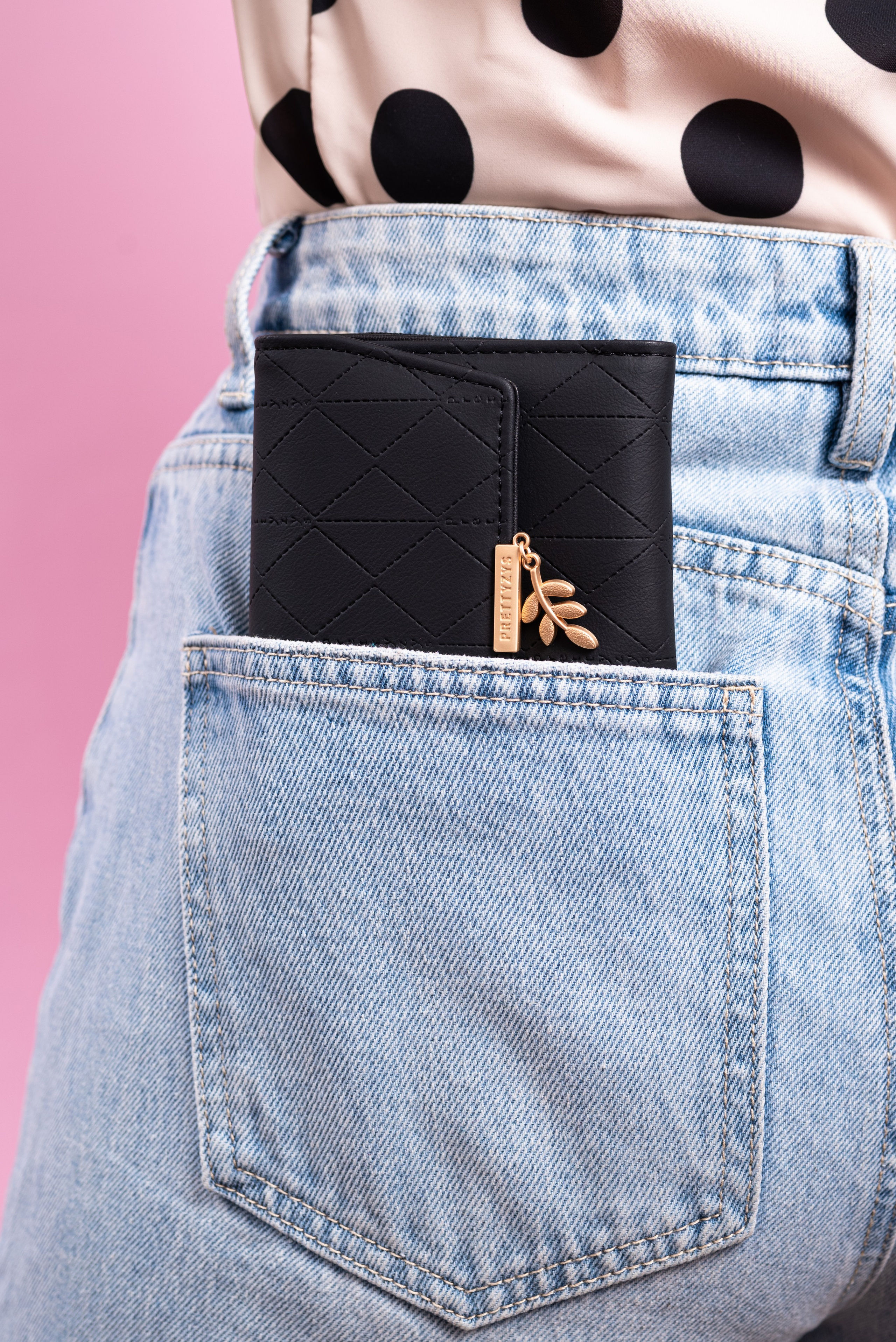 Кошельки. Предметный фотограф, фото для маркетплейсов Пятигорск, КМВ