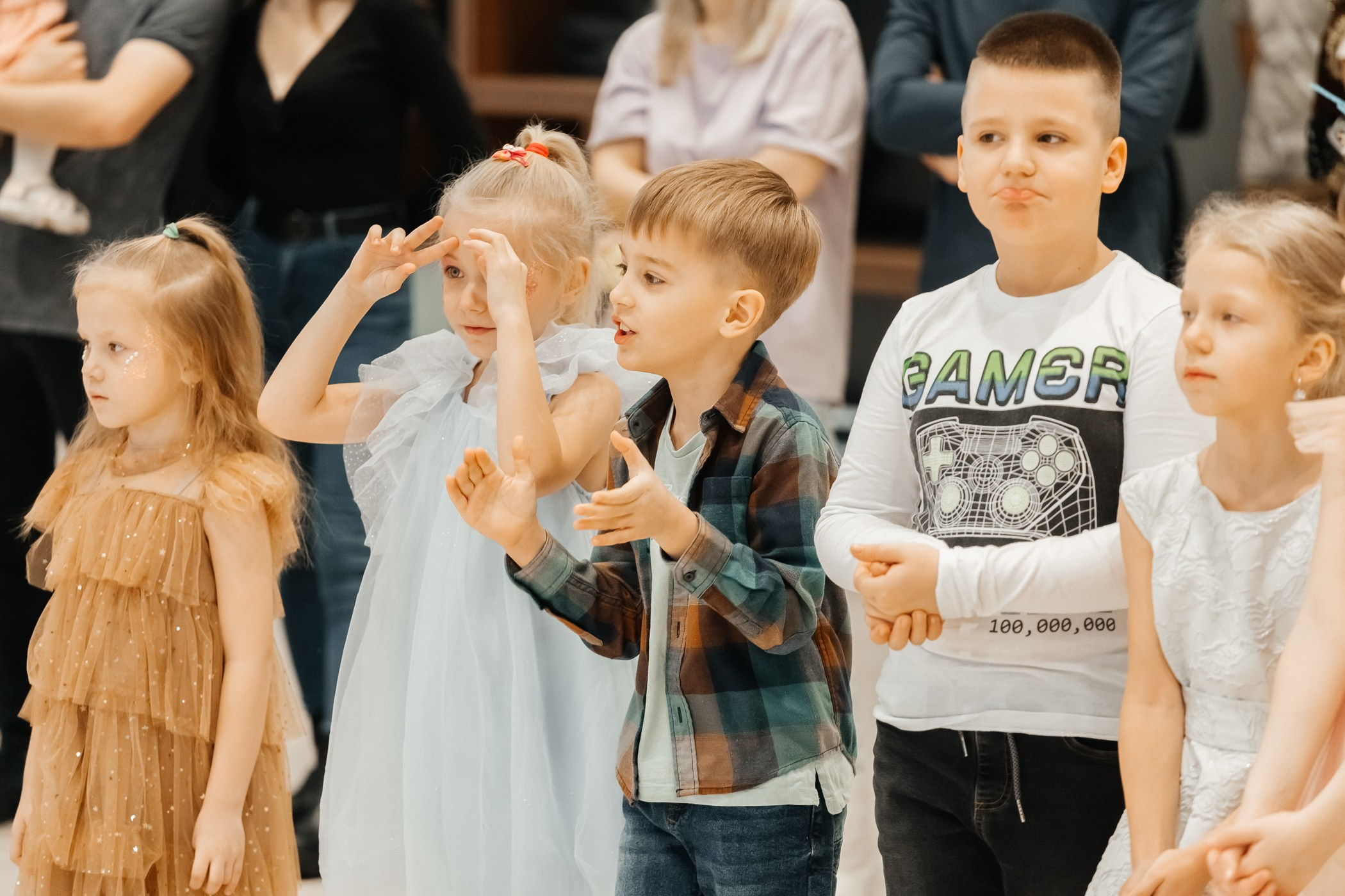 Детский мастер-класс в «Картель Авто» — «Студия чудес Алиса». Фотограф Кемерово | Сергей