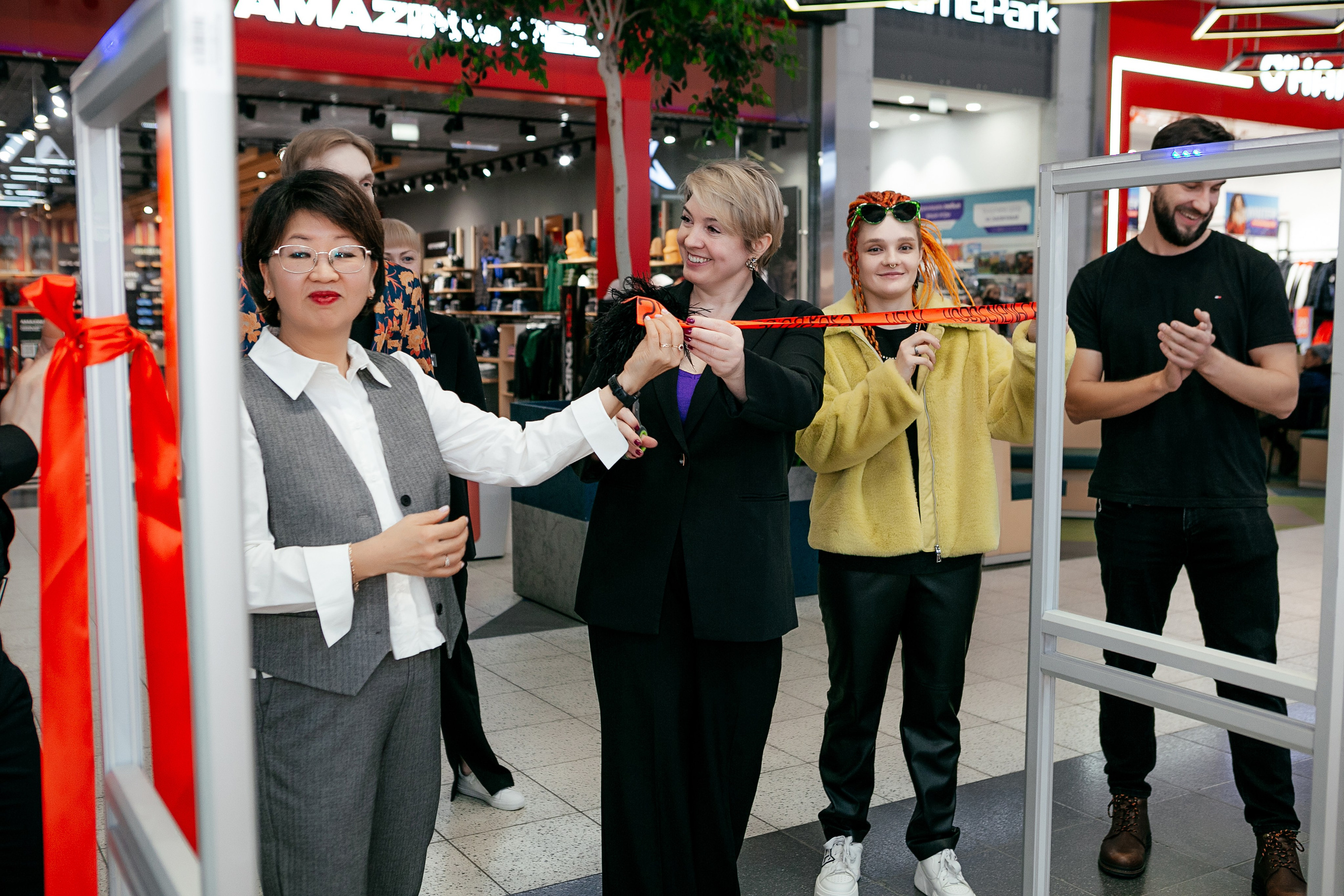 Открытие магазина SAVAGE. Контент фотограф, съемка для маркетплейсов, фуд съемка и репортажи в Новосибирске Ралия Галеева