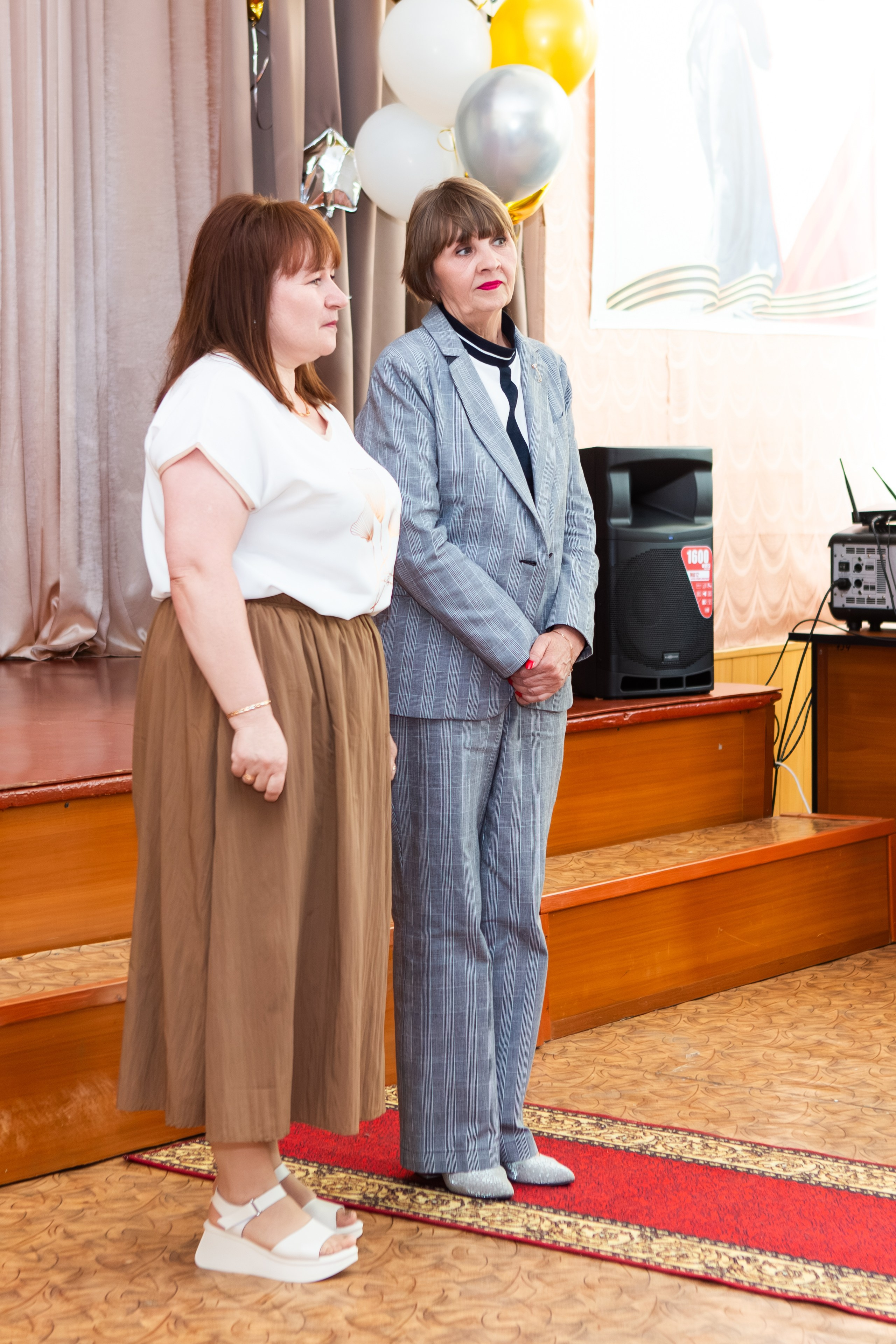 ВРУЧЕНИЕ ДИПЛОМОВ 2025 4 ШКОЛА Г.МЦЕНСК. Профессиональный фотограф в Мценске и Орловской области