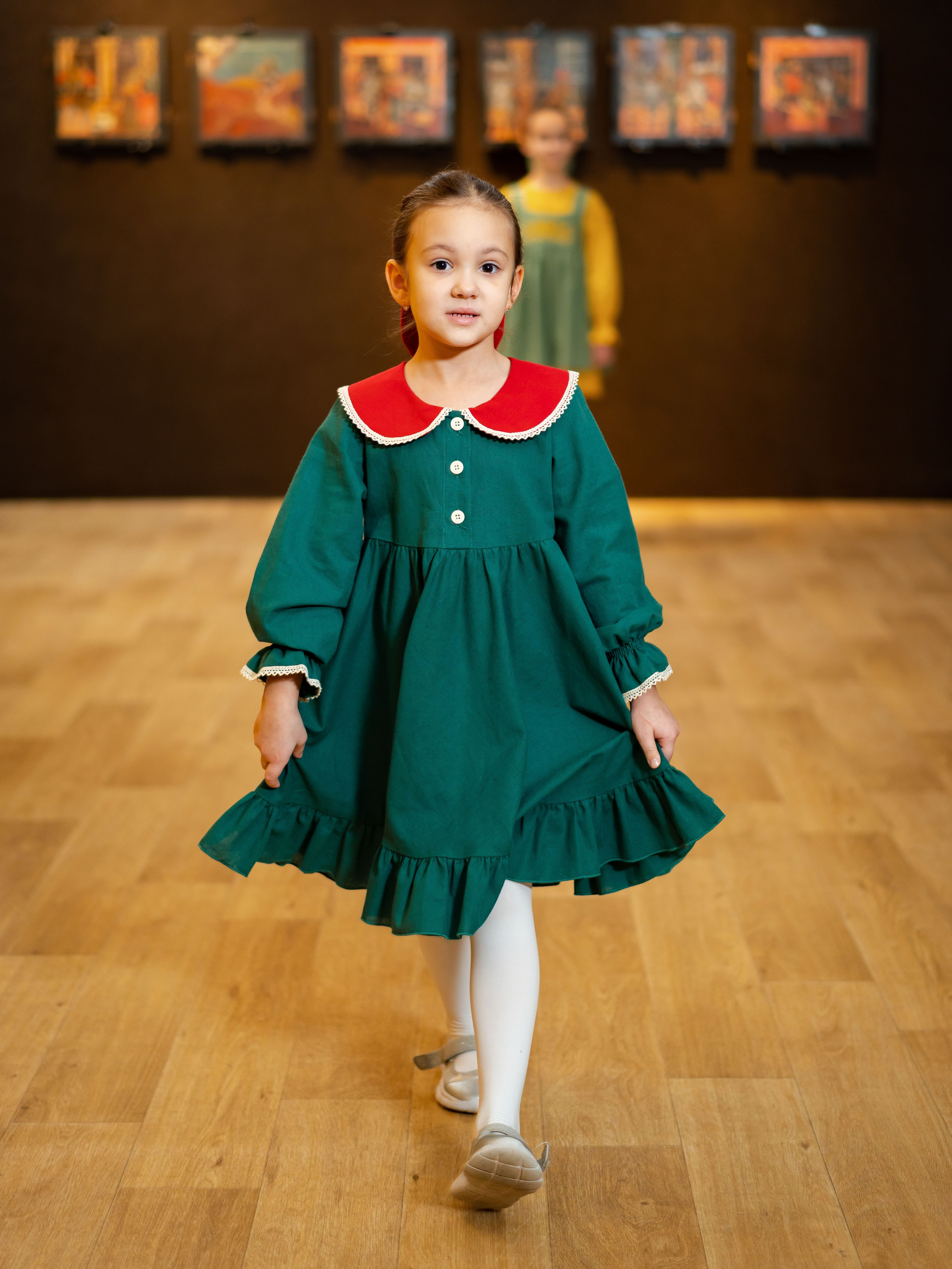 Показ одежды в рамках выставки «105. Лучшее». Фотограф Москва