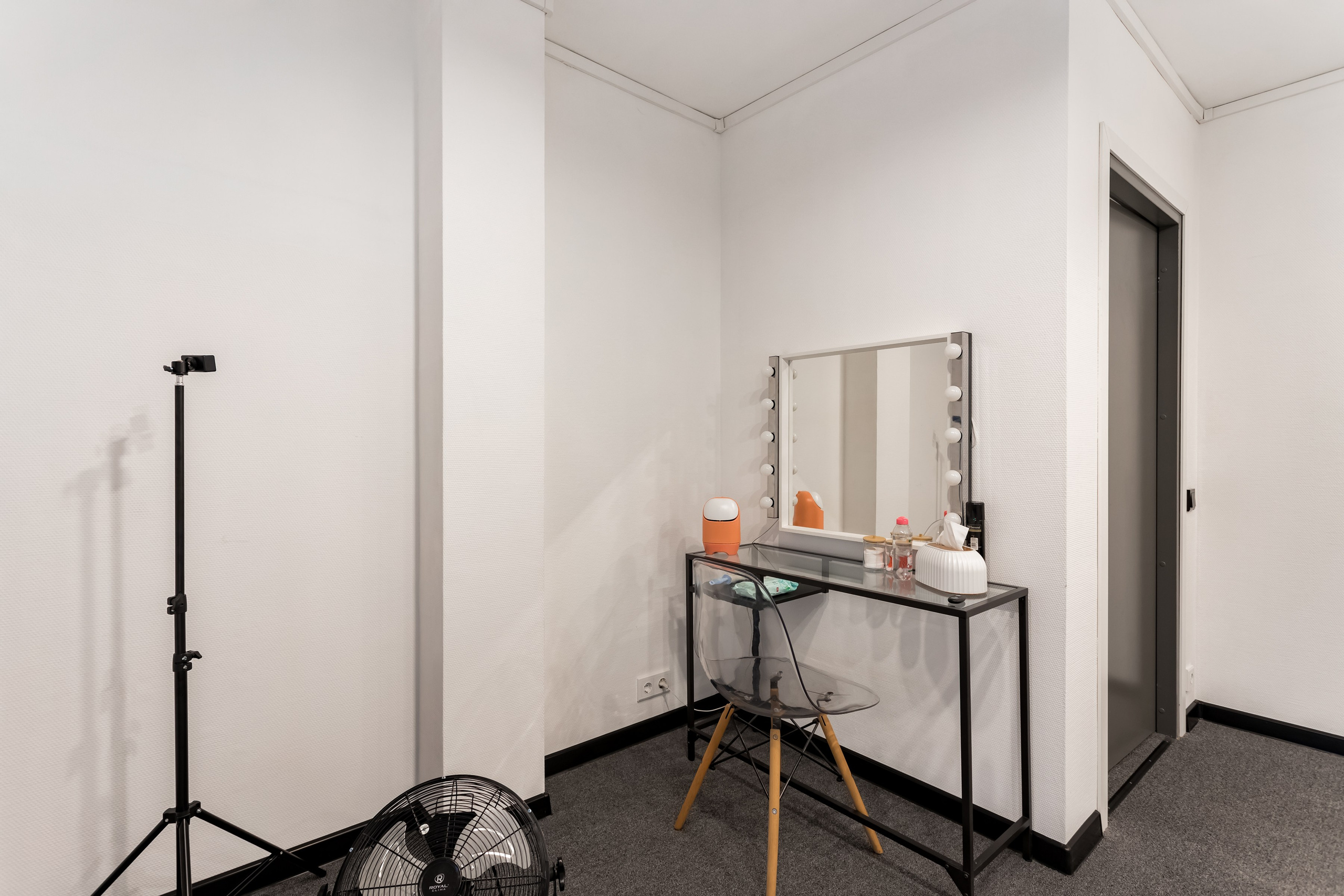 Фотостудия автопортрета Smola. Интерьеры, Контент, Портреты | Фотограф в Москве Дани Терно