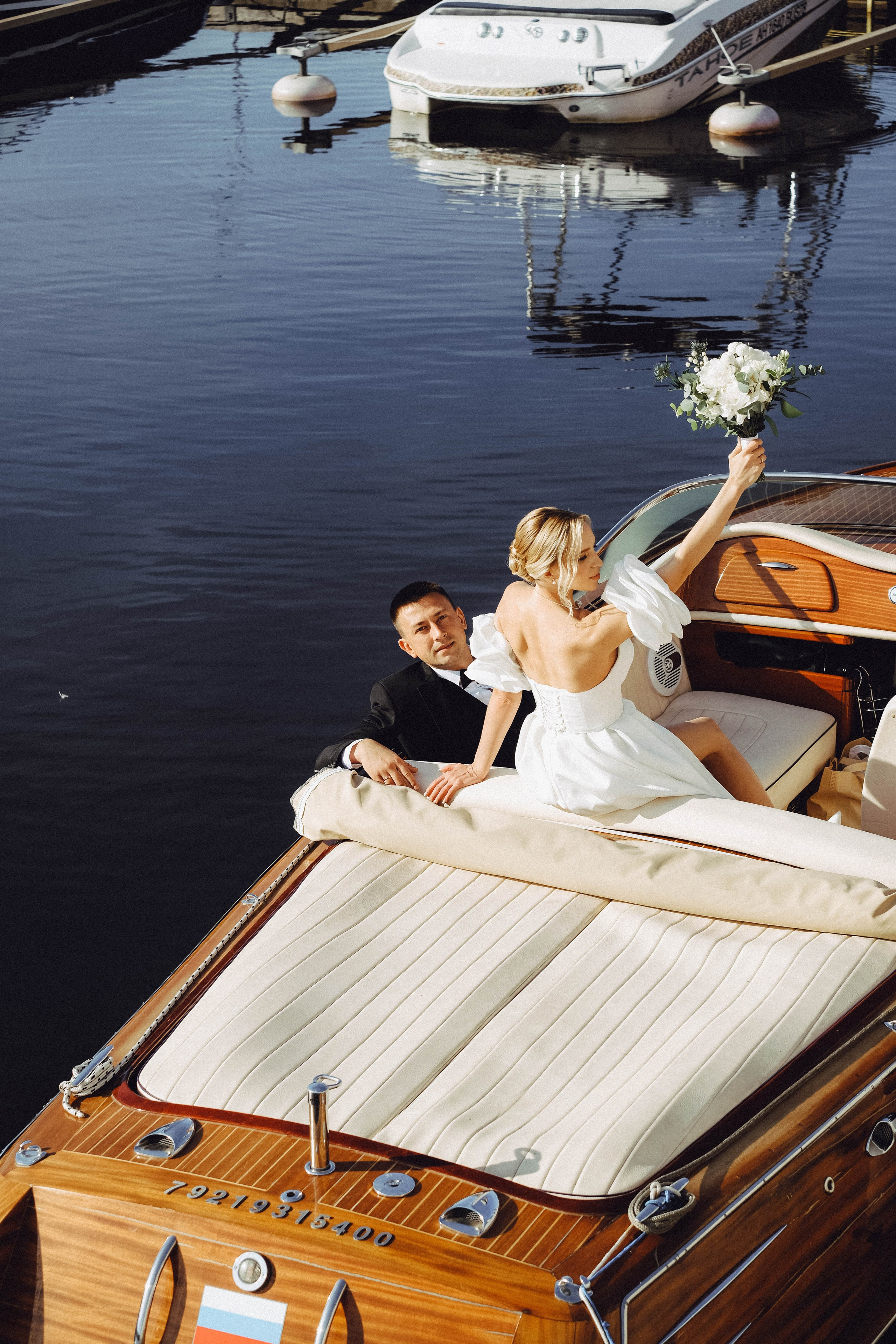 СВАДЕБГНАЯ ПРОГУЛКА ПО КАНАЛ САНКТ-ПЕТЕРБУРГА НА КАТЕРЕ. Профессиональный фотограф, Санкт-Петербург — Виктория Богомолова