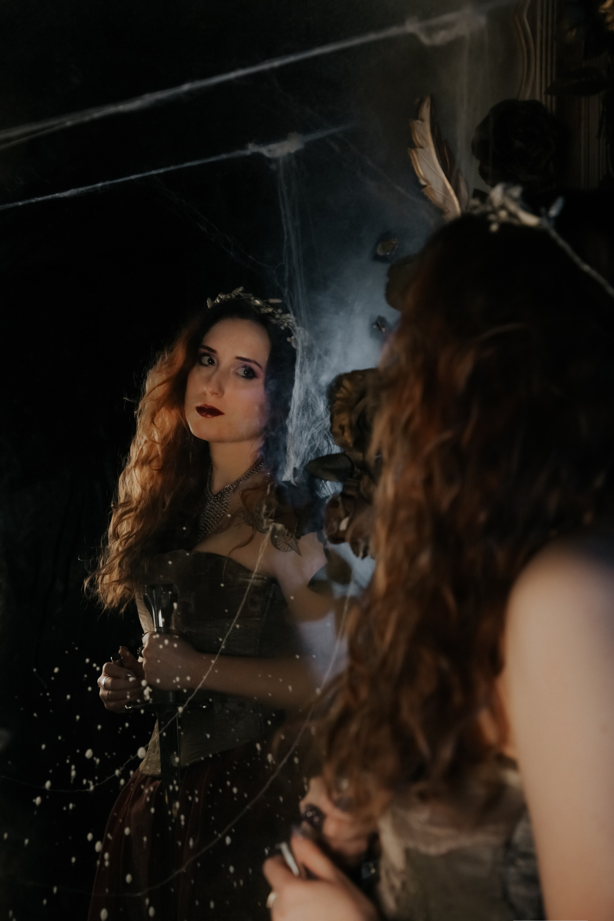 Фотосессия к выходу духов «Неблагой двор». Фотограф Ellairen