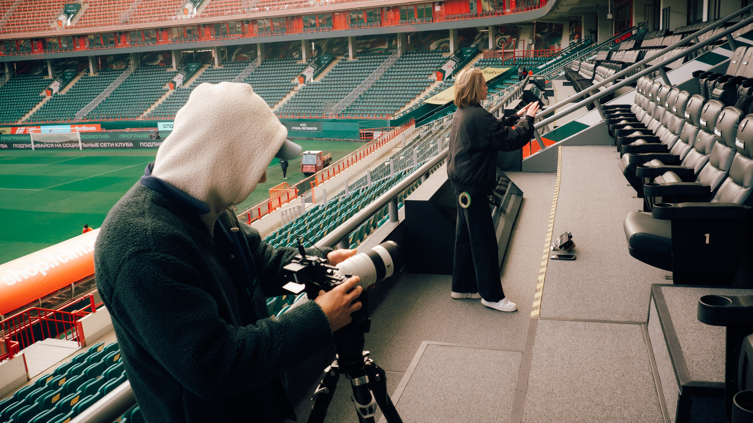 Backstage. Fotografo a Mosca con un’atmosfera notturna di foto