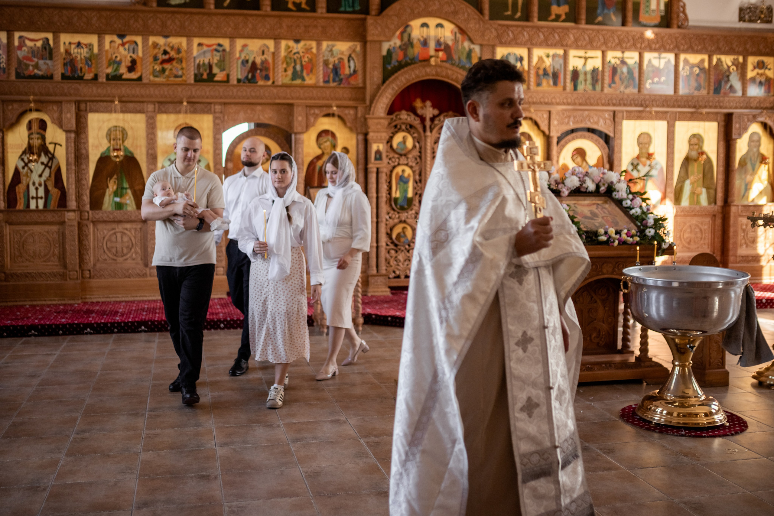 Крещение в Церкви Ватопедской иконы Божией Матери Отрада и Утешение. Олеся Семейская свадебный и семейный фотограф в Ростове-на-Дону