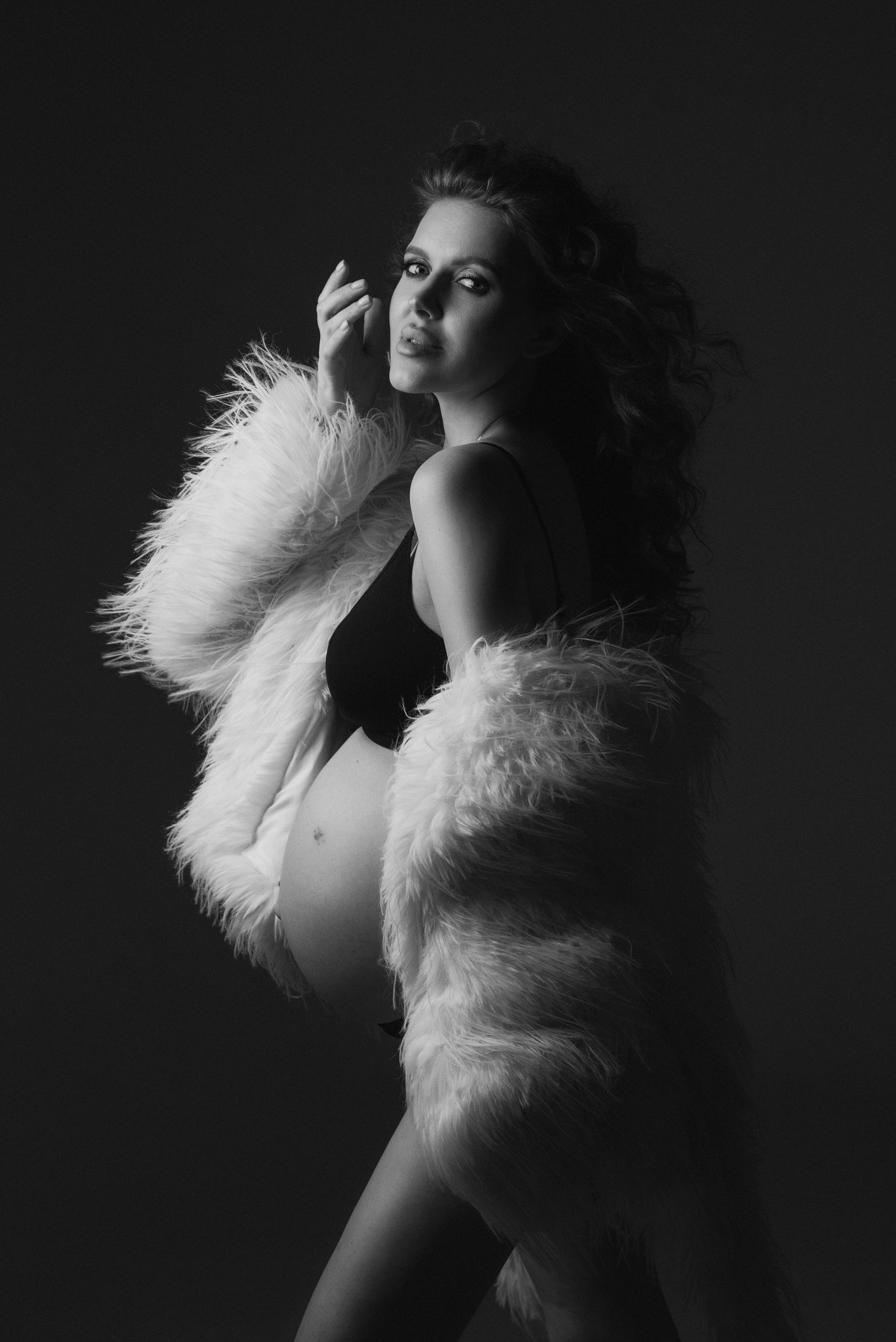 Фотосъемка беременности. Фотограф беременности, новорожденных и детей до года в Челябинске Волк