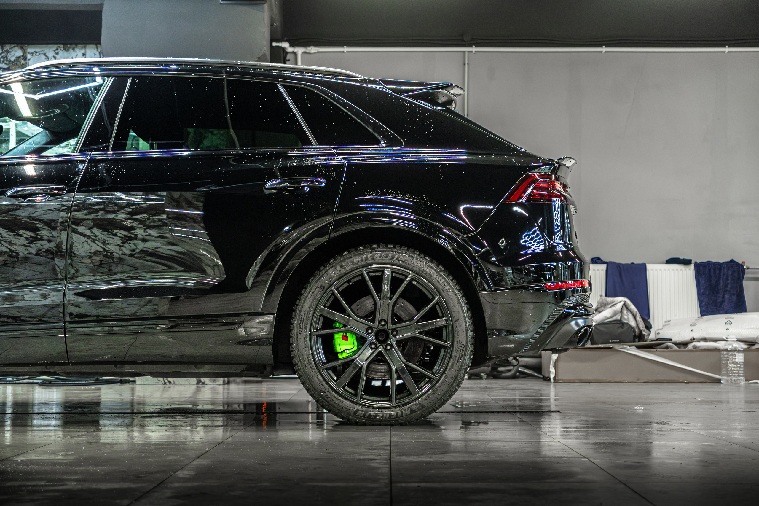 Audi Q8. Valya Fleks