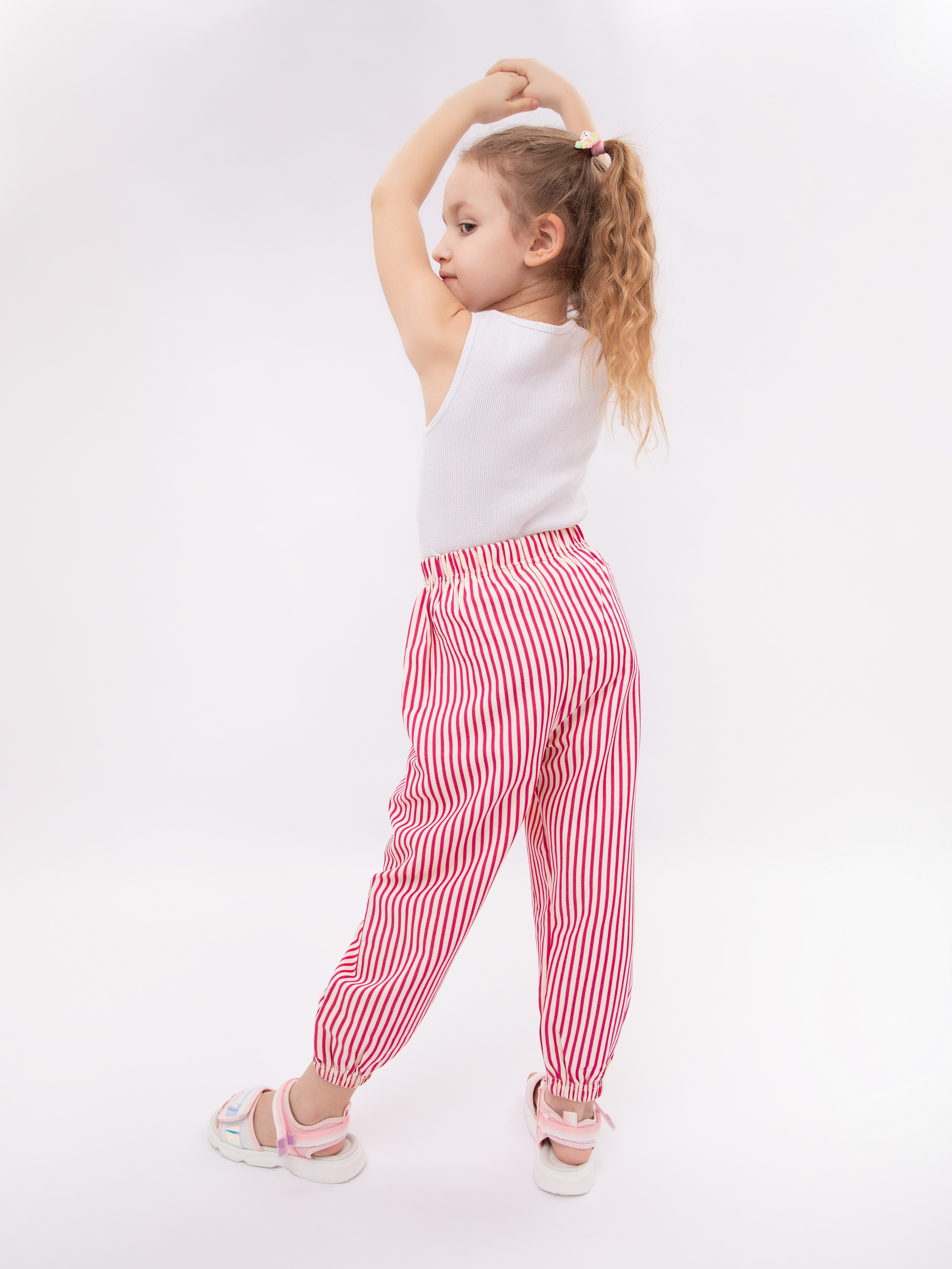 Детские летние брюки. Фотостудия предметной и модельной съёмки для маркетплейсов