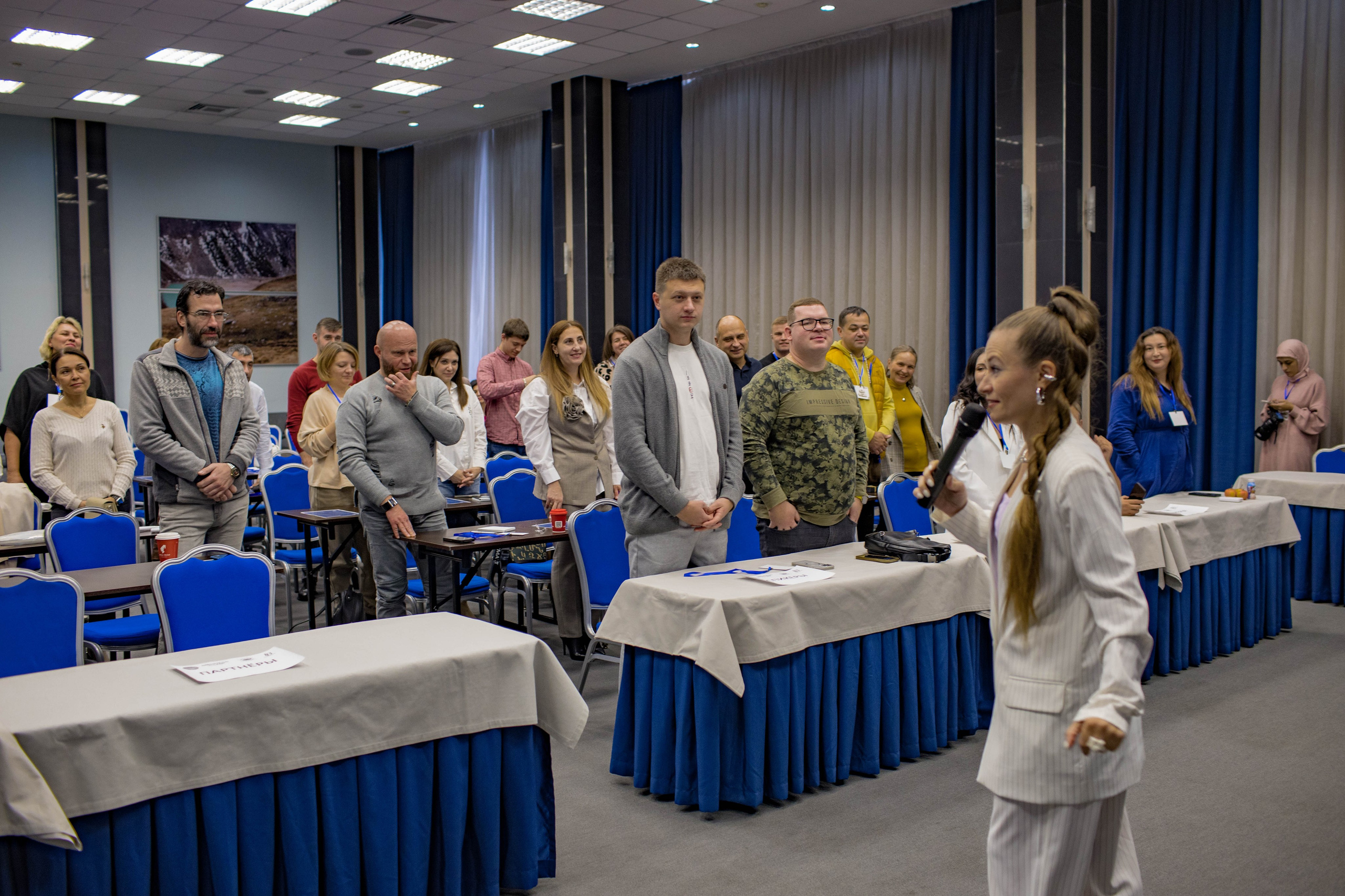 КОНФЕРЕНЦИЯ ПО ПОСУТОЧНОЙ АРЕНДЕ. Медиапродюсер, фотограф в Минеральных Водах —Виктор Холодов
