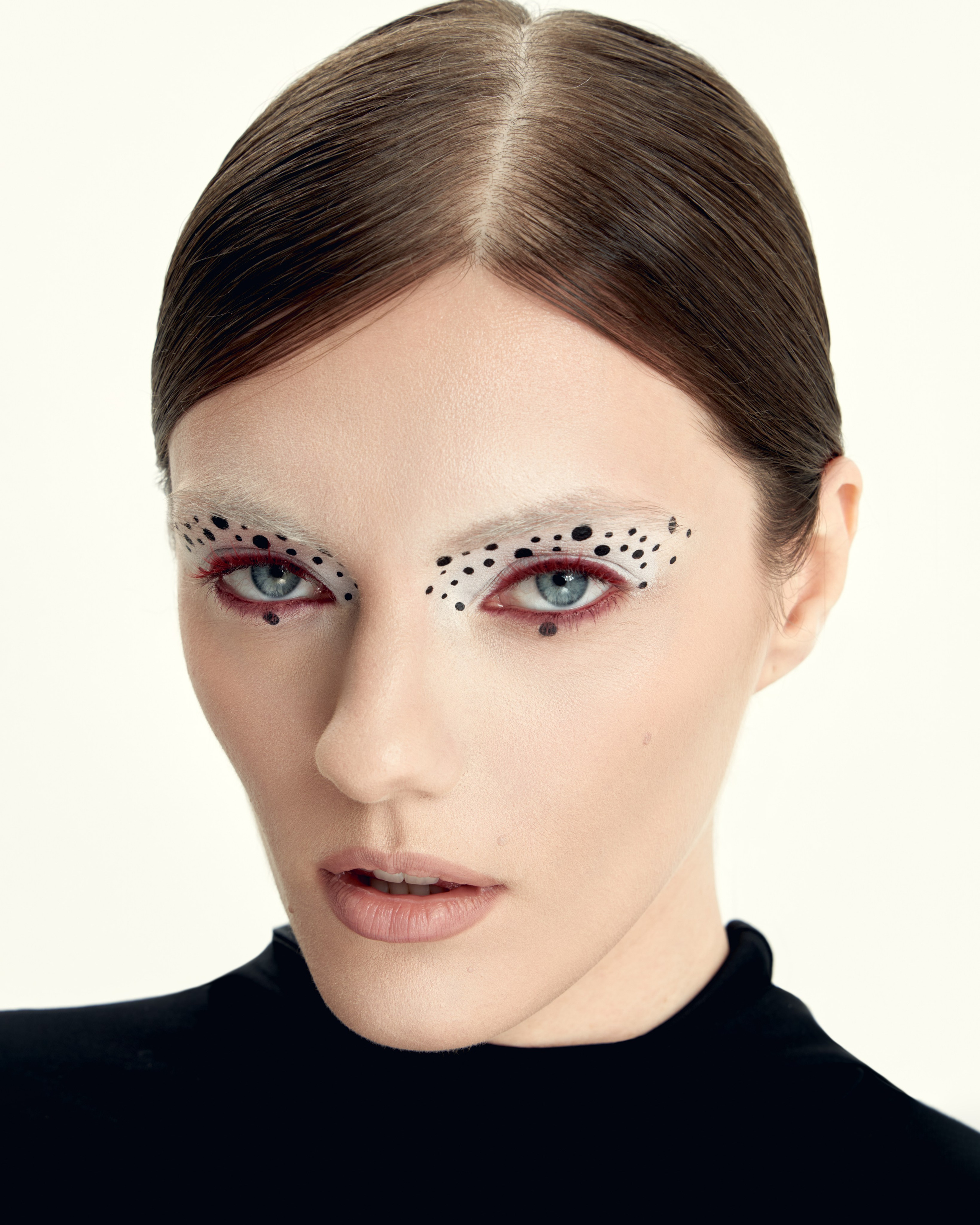 BEAUTY. Фотограф для брендов из Санкт-Петербурга Элина Каспаравичюс