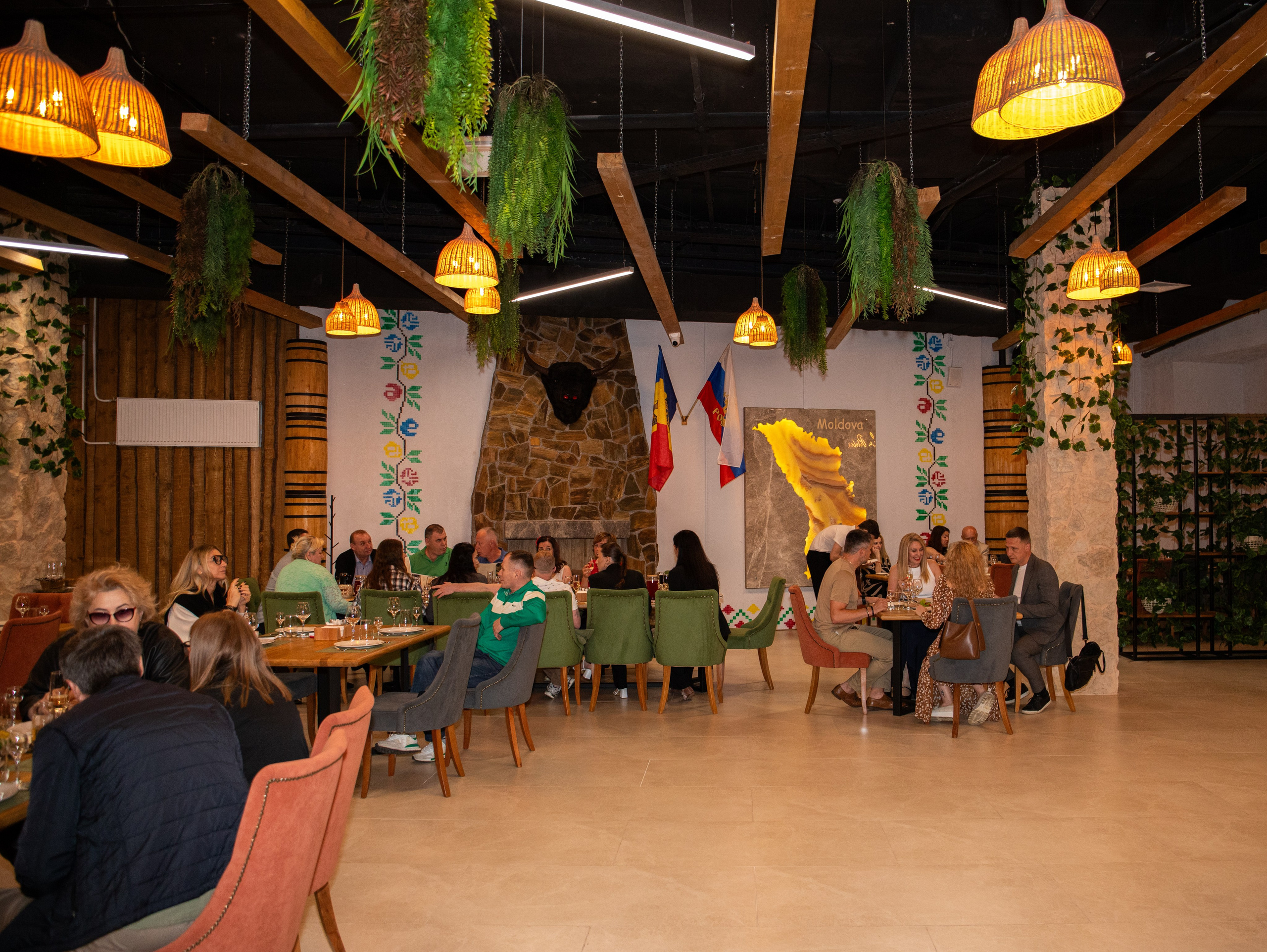 Открытие молдавского ресторана. Свадебный и семейный фотограф в Москве Мила Широких