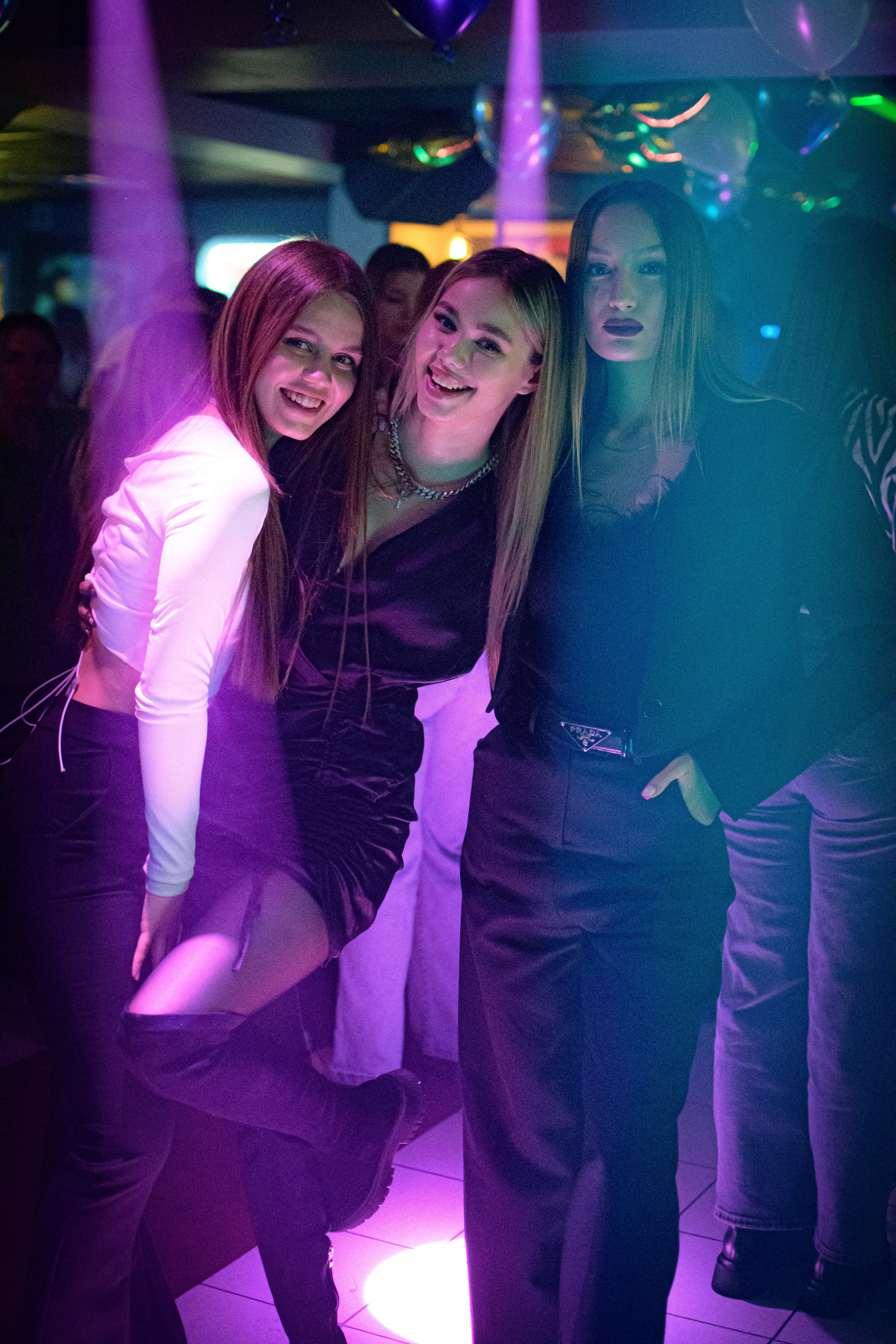 HOLLYWOOD / 6 YEARS. Photokarish