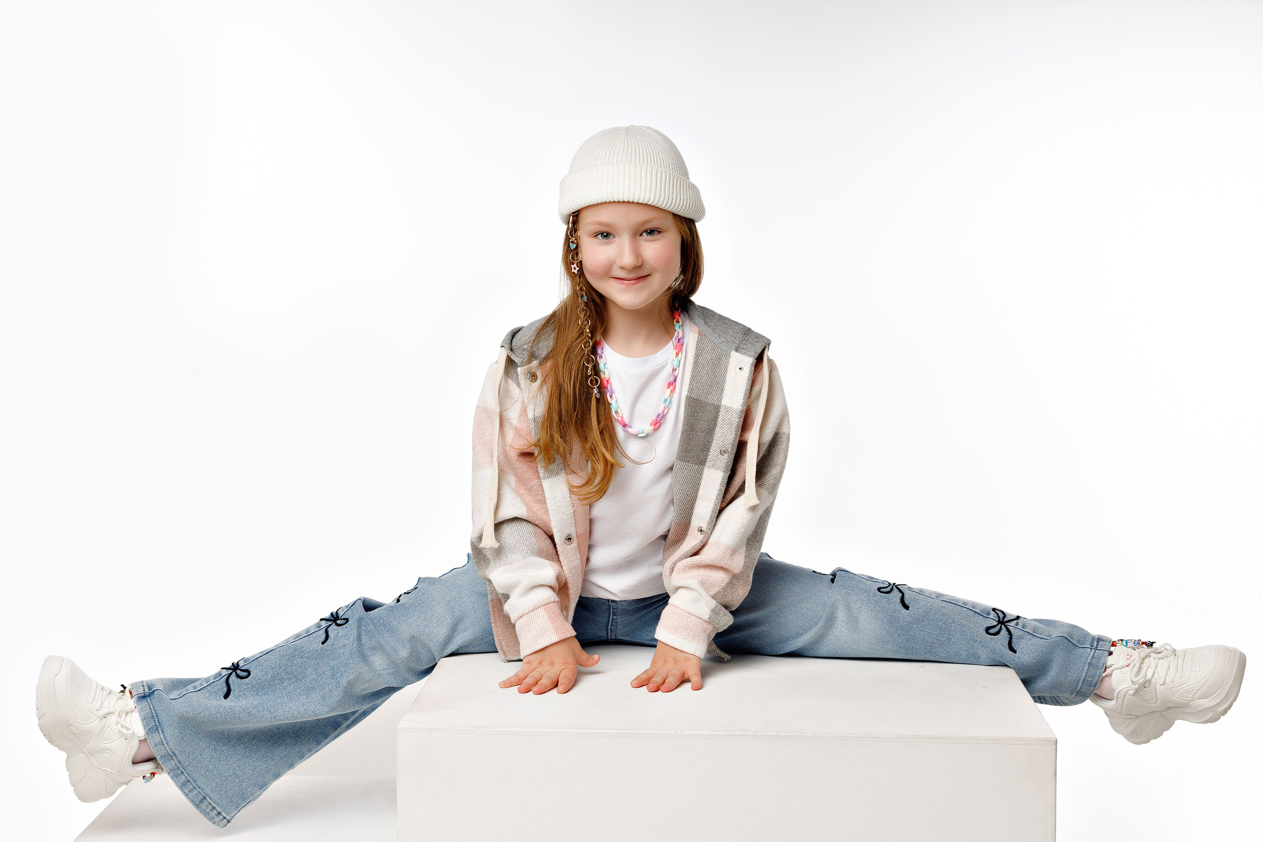 Фотосессия брата и сестры в Сочи от стильного детского фотографа Сочи. Детский студийный фотограф Сочи