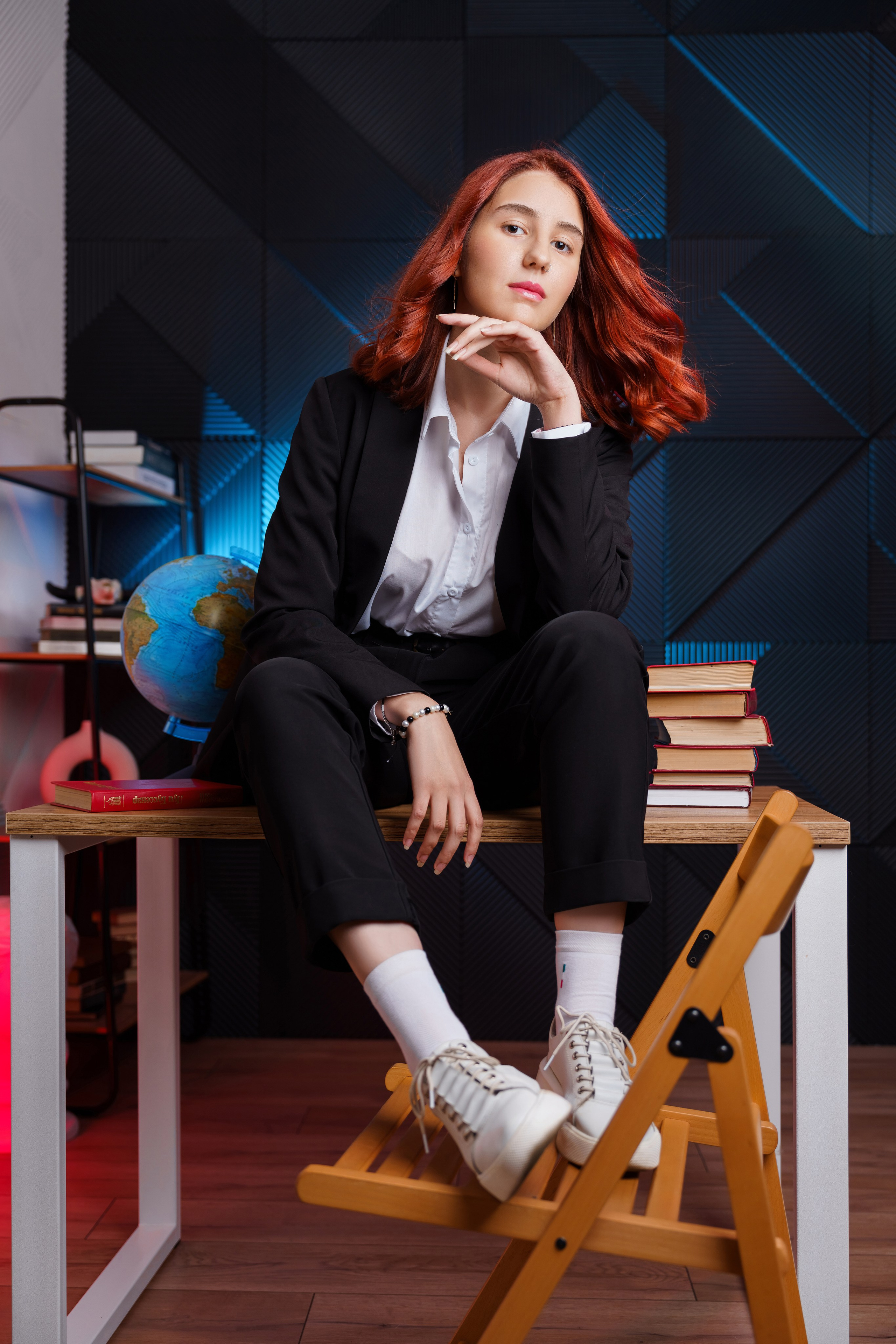 ЧБ с цветным светом. Выпускные альбомы и фотосессии в Кирове от Протасовой Жени