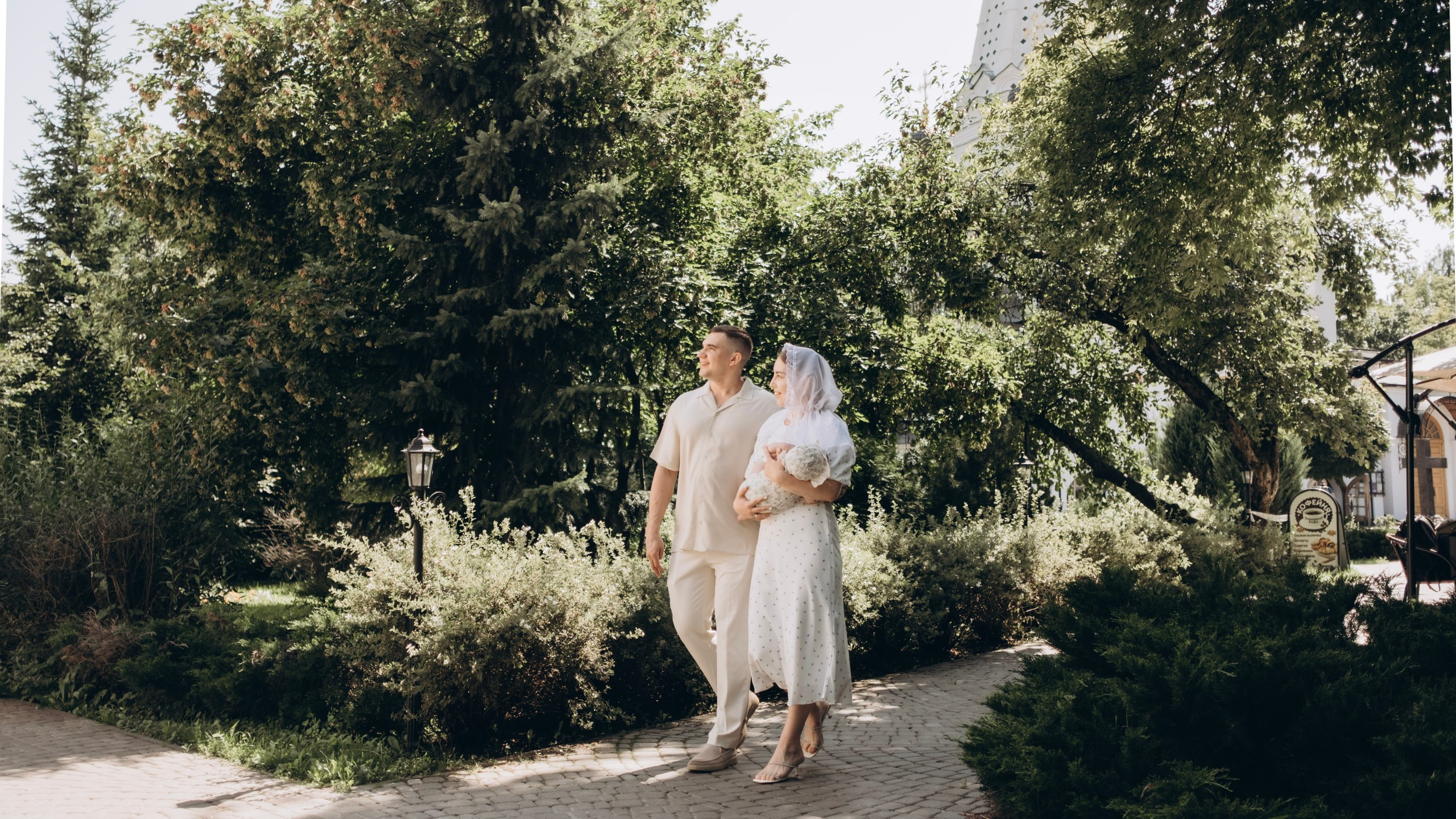 Крещение Теоны. Главная