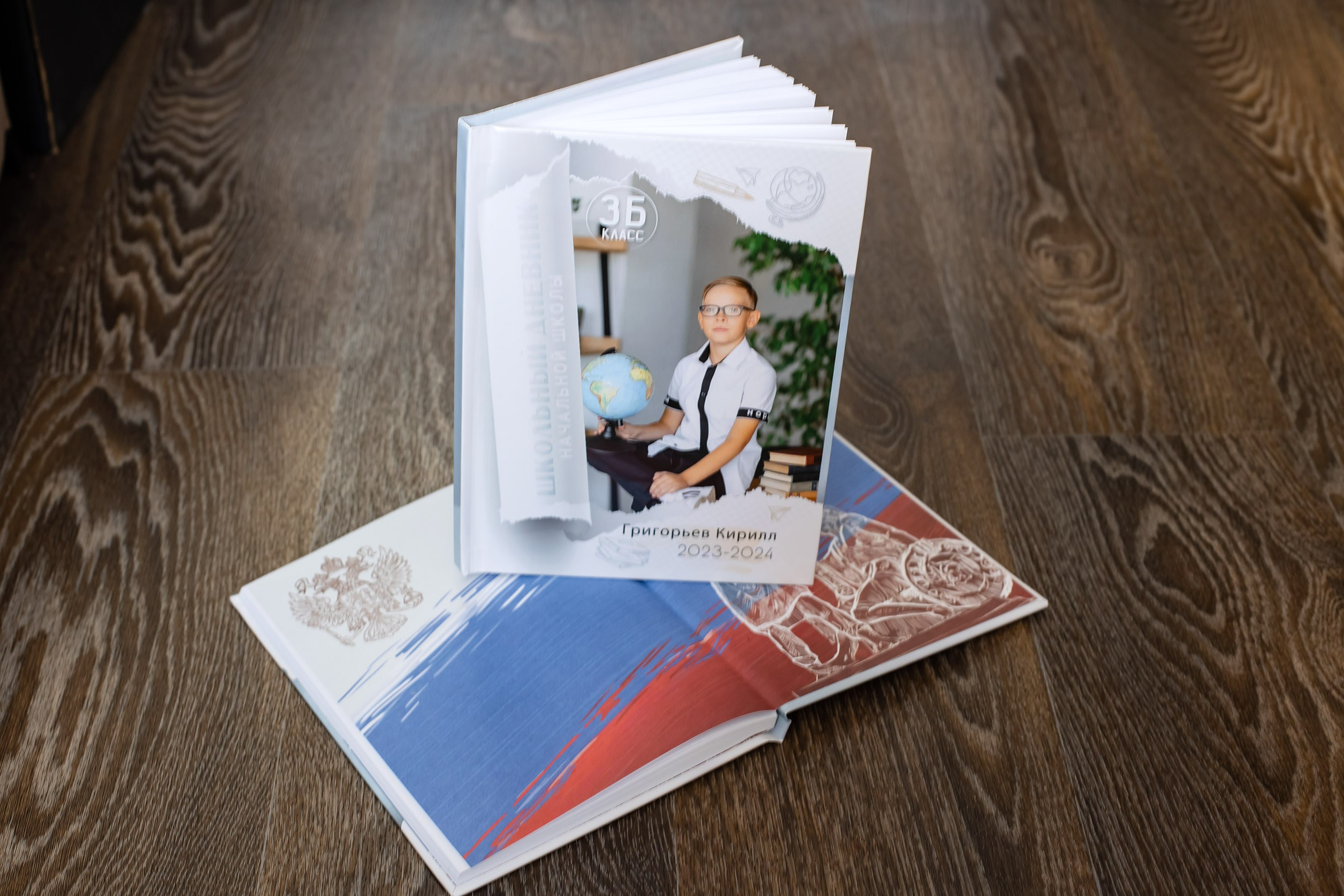 <title> Выпускной альбом Чита, Школа Чита, детский сад Чита,живоефото. Фотограф Григорьева Ольга. Портретная, семейная съёмка, Love Stori, видеосъёмка в городе Чита. Выпускные альбомы, фотокниги