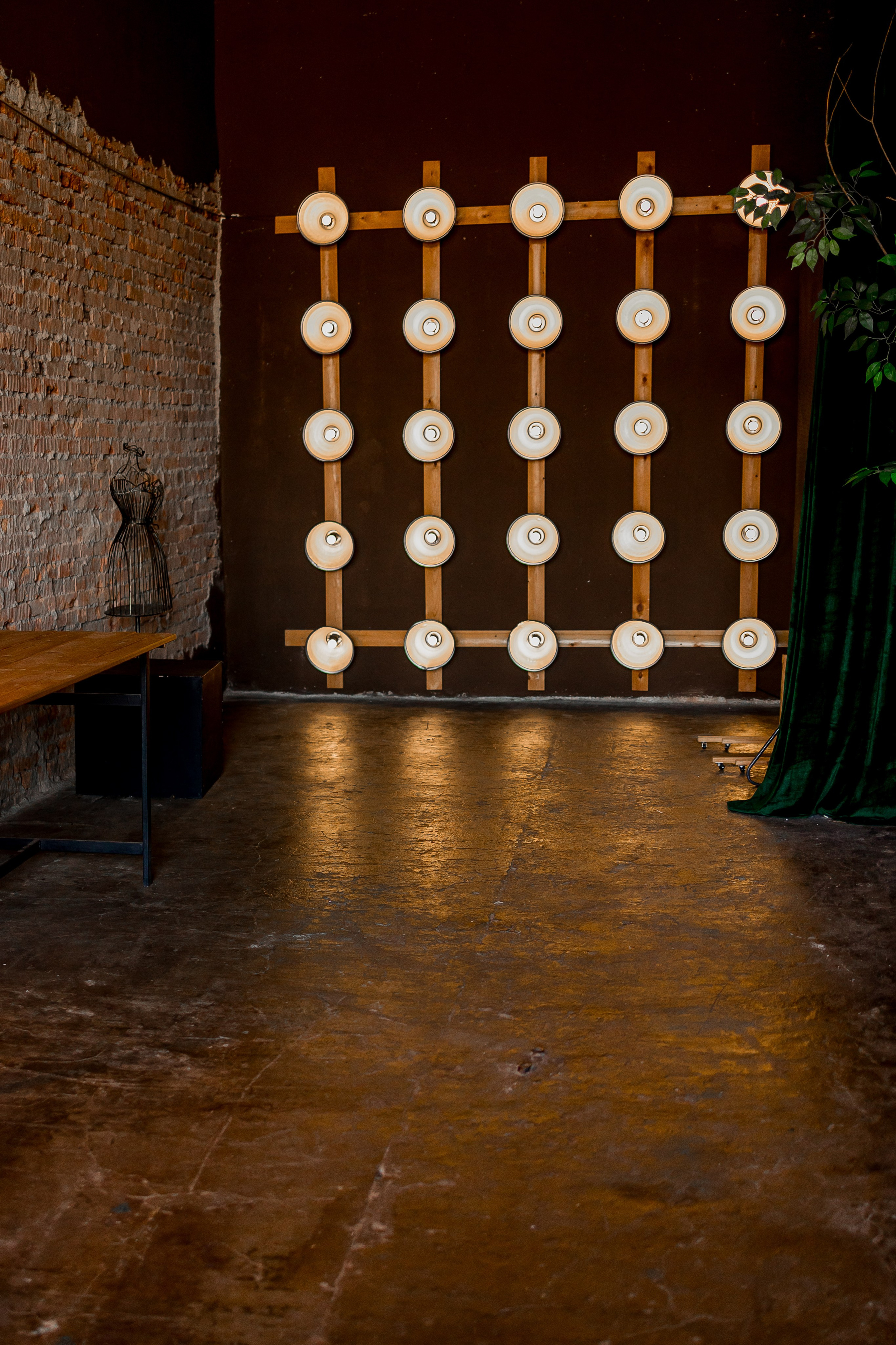 Темны зал. Фотостудия ЭМБЕР город Артём