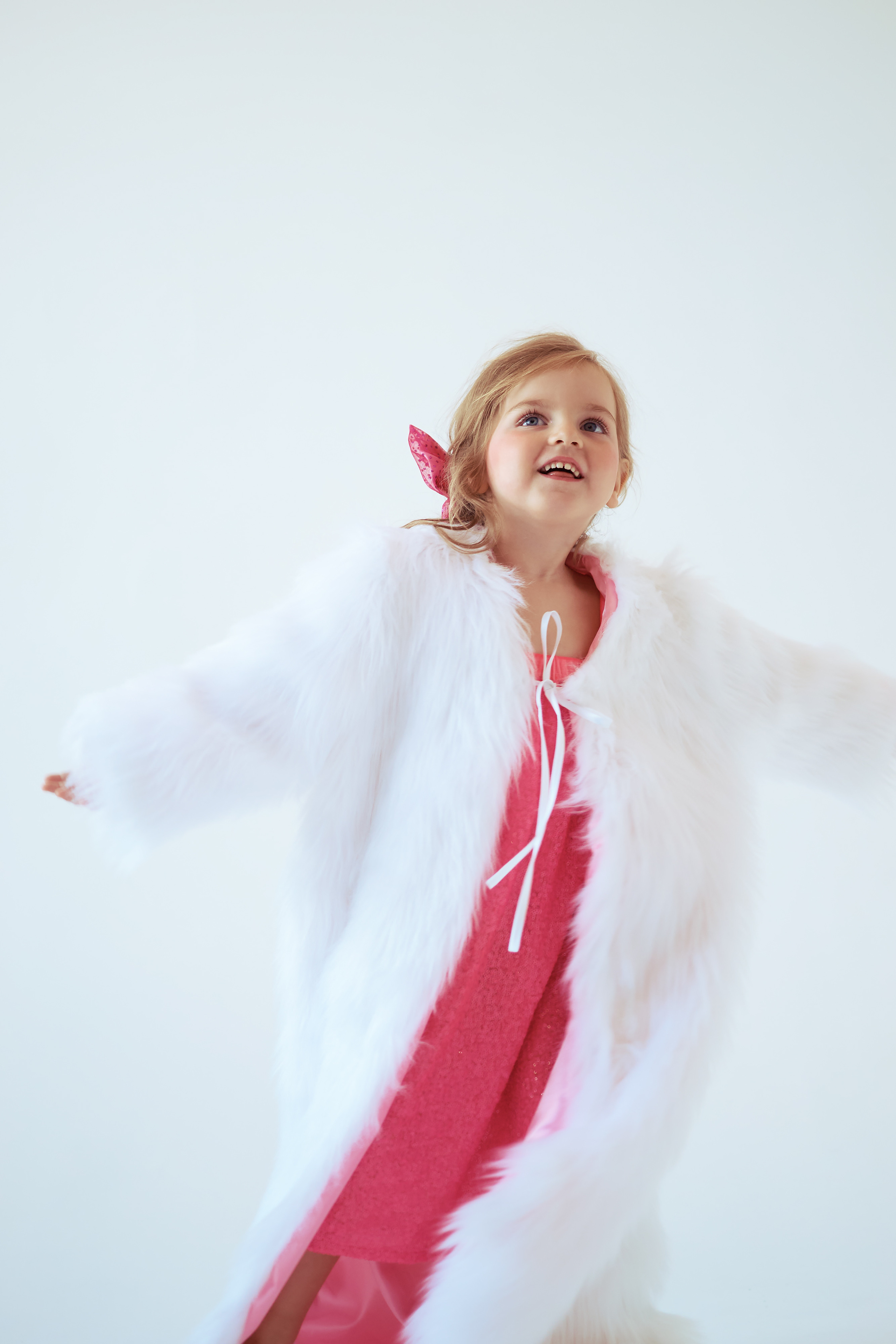 Мила в роли снежной Эльзы. Портретный фотограф в Саратове Кристина Бузаева