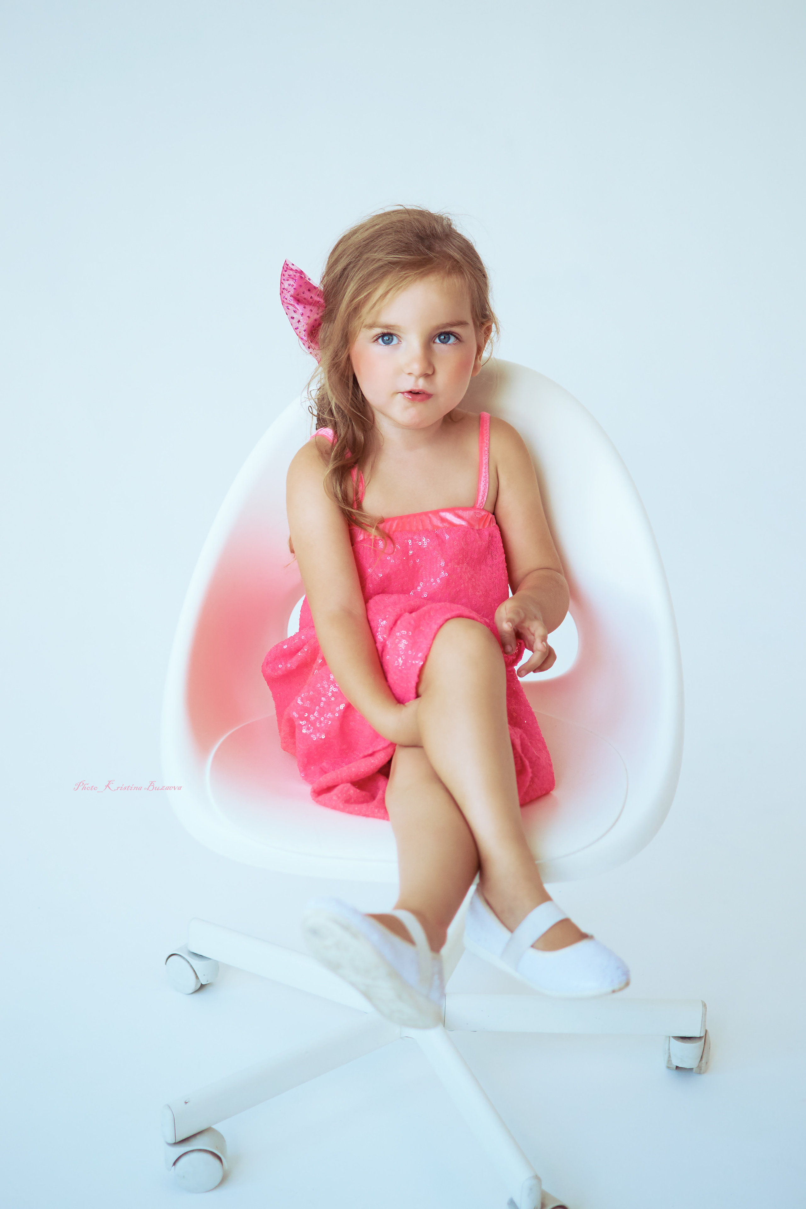 Мила в роли снежной Эльзы. Портретный фотограф в Саратове Кристина Бузаева