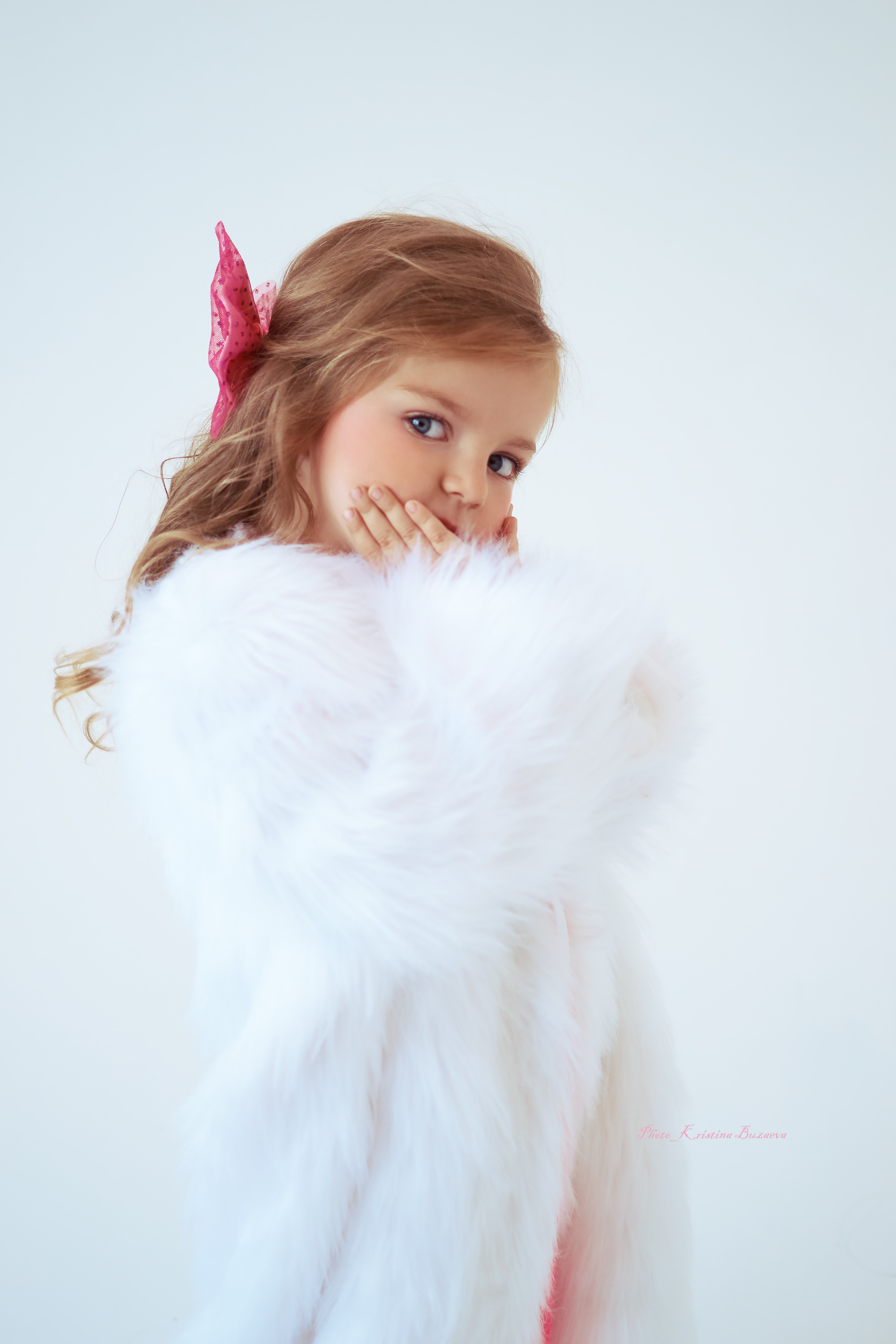Мила в роли снежной Эльзы. Портретный фотограф в Саратове Кристина Бузаева
