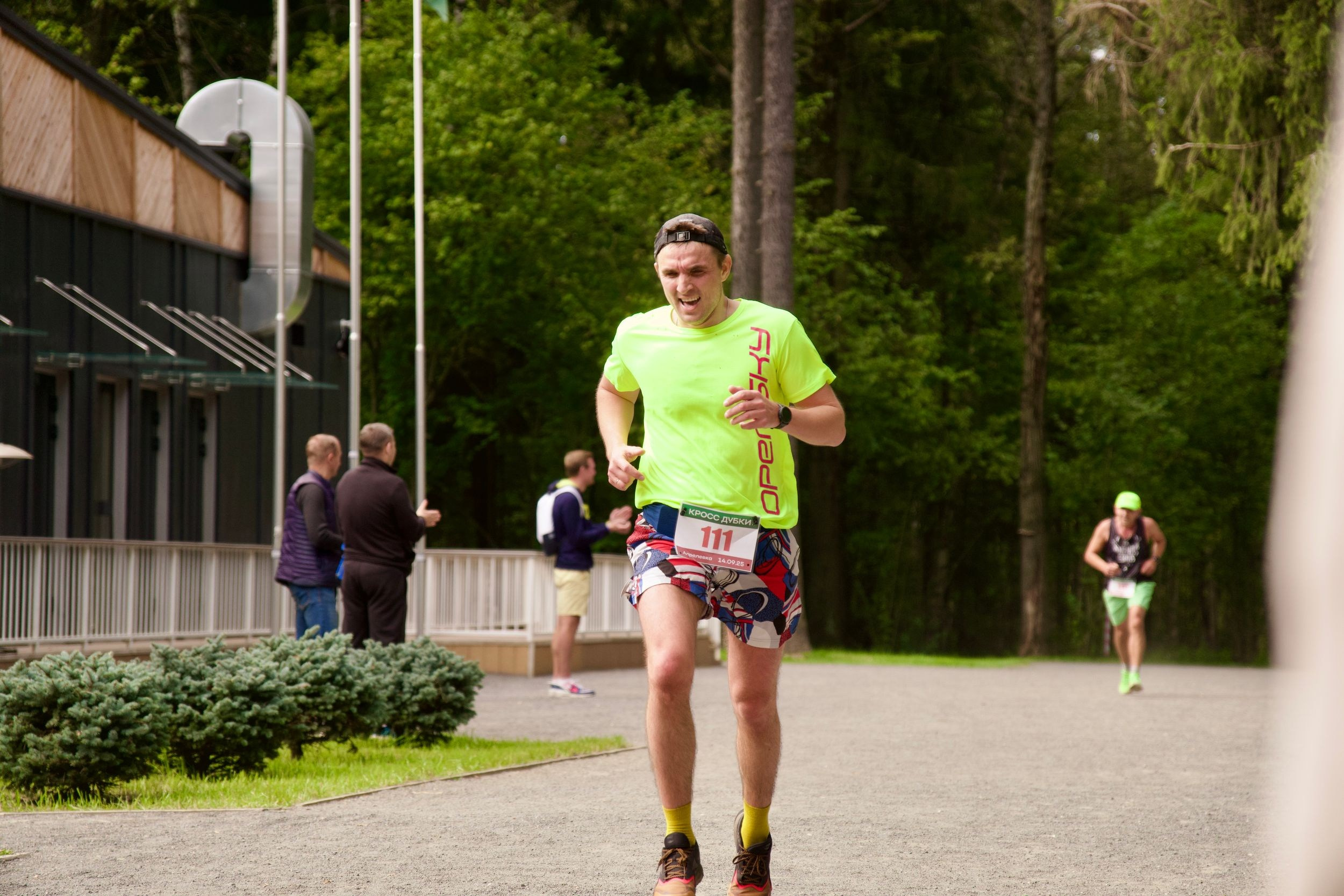 Забег в парке «Дубки». Кафе «БЕЛКА НАШЕПТАЛА». Ну оооочень концептуальное кафе