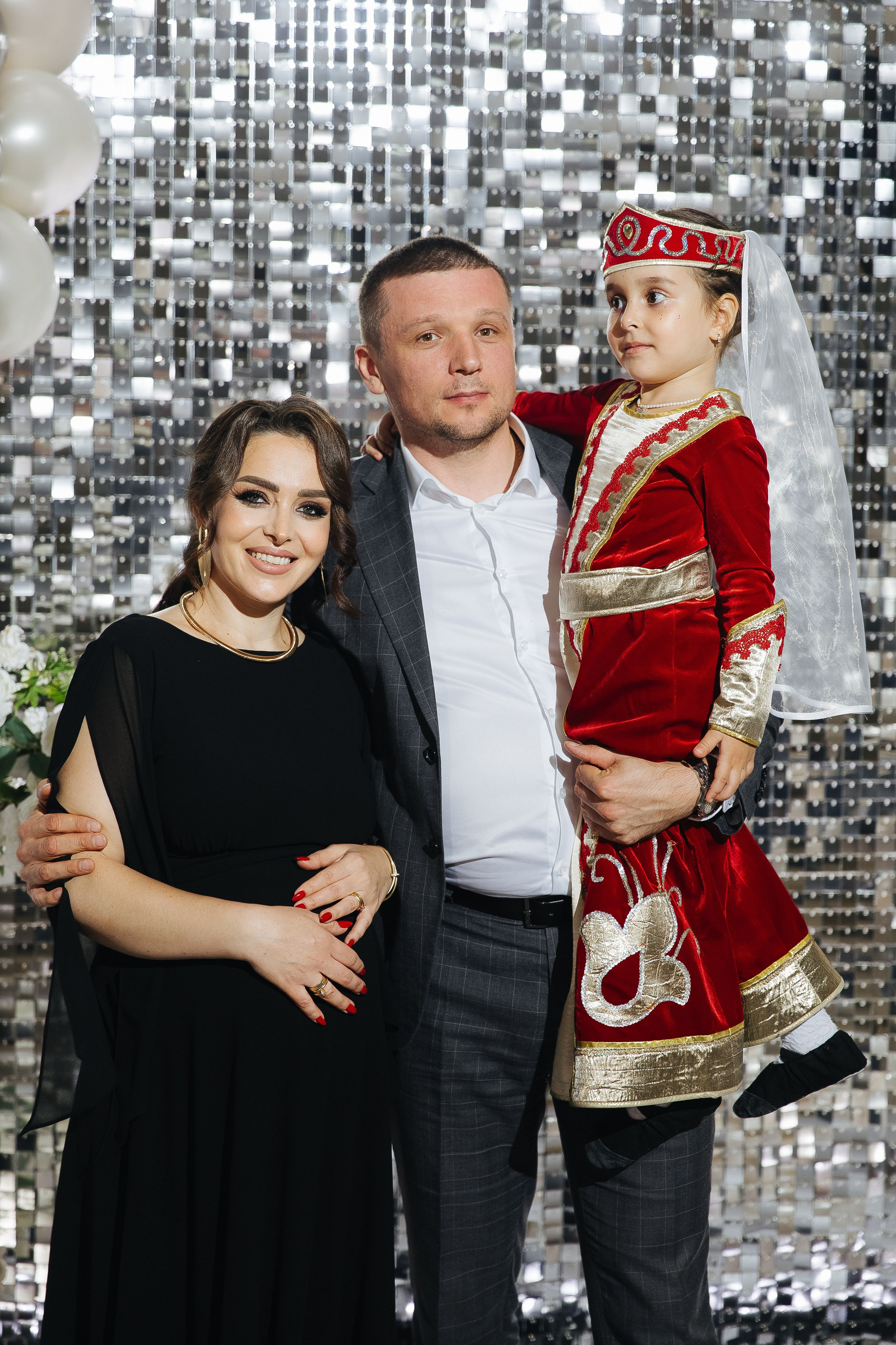 Ани и Назели. 35&5 День рождения, «Янтарь». Фотограф в Красноярске Надежда Воскресенская