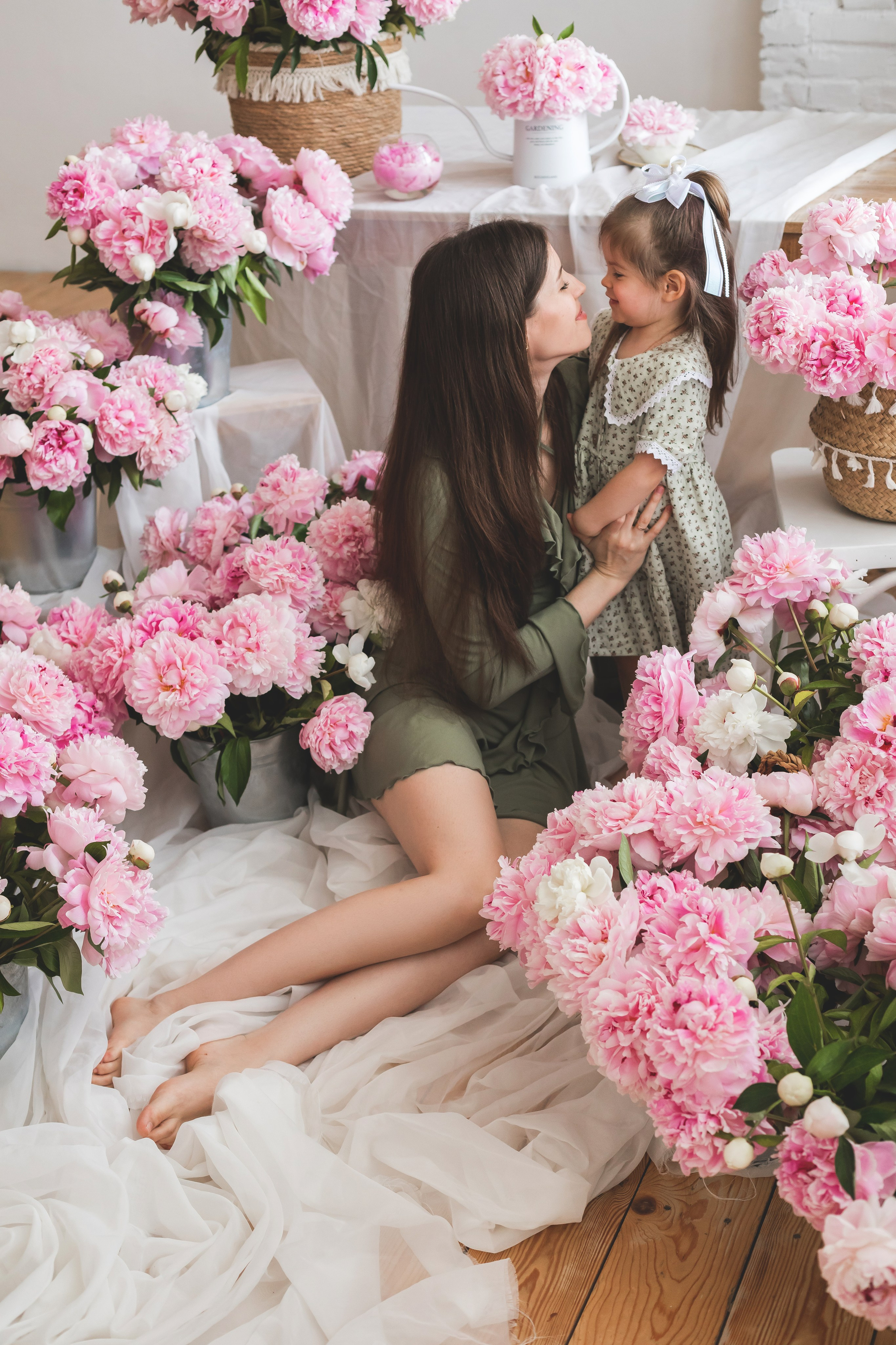 Пионы в студии. Семейный и детский фотограф Краснодар Валерия Власенко