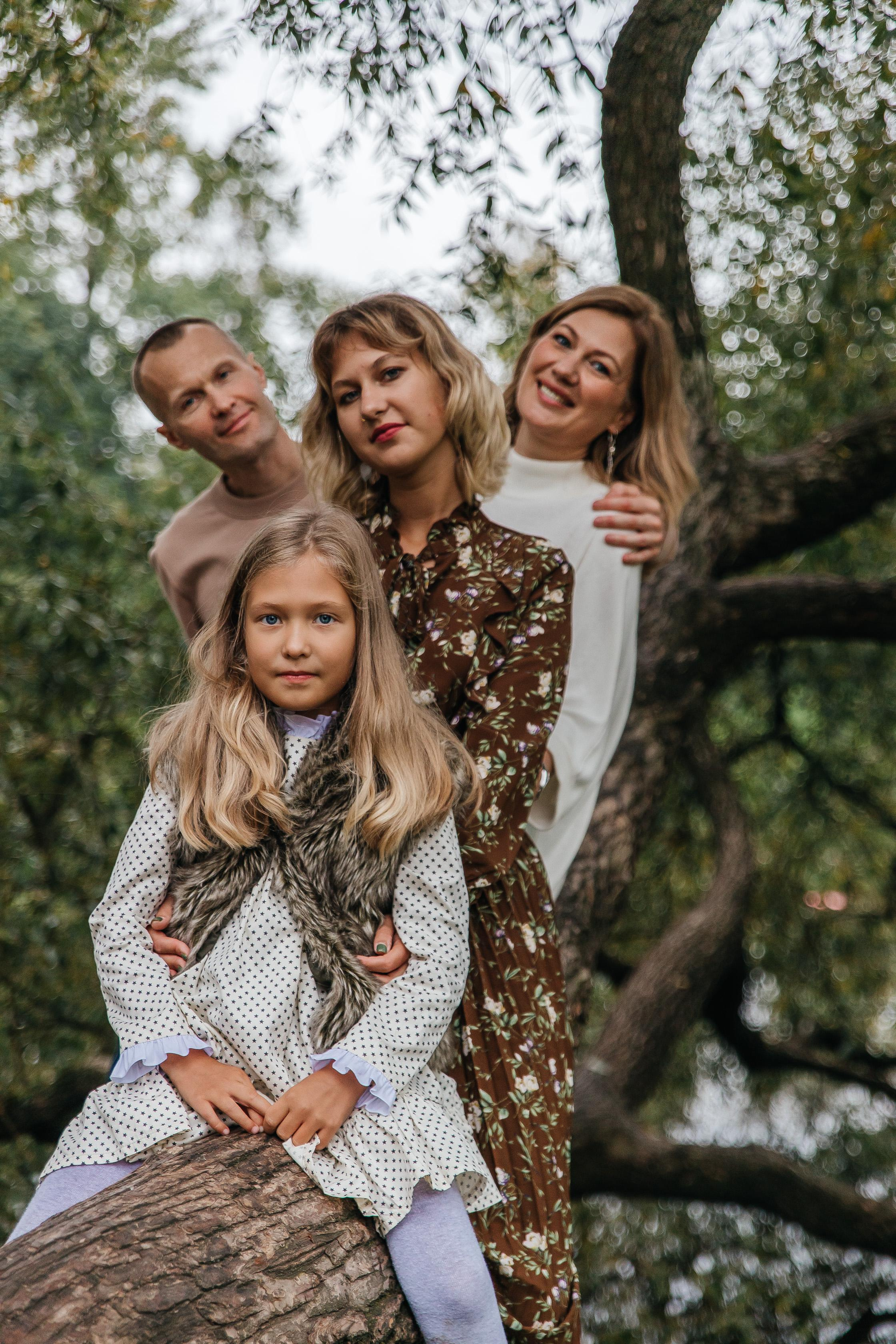 Семейная фотосессия в Парке Победы. Свадебный фотограф и видеограф — Сергей и Дарья