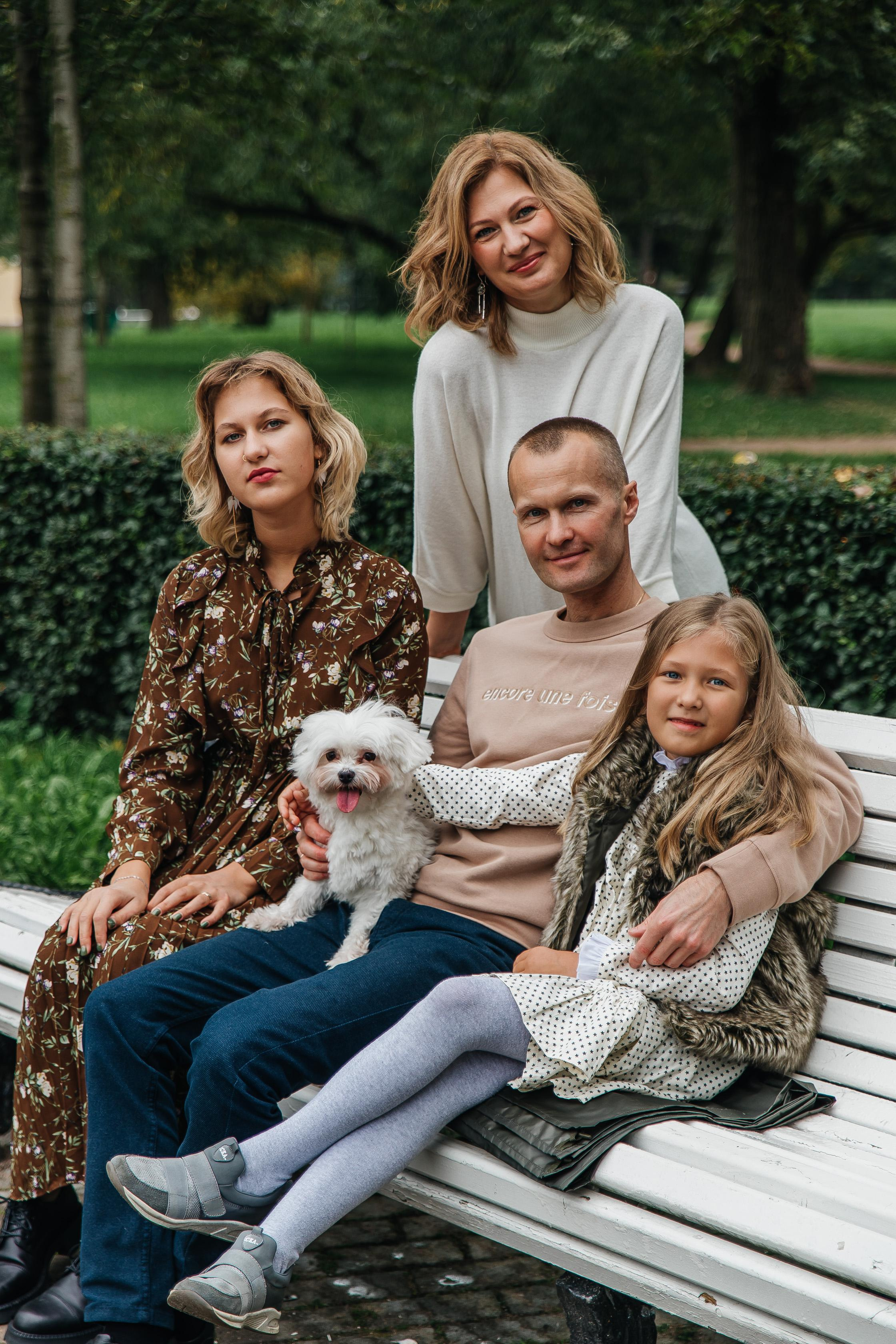 Семейная фотосессия в Парке Победы. Свадебный фотограф и видеограф — Сергей и Дарья