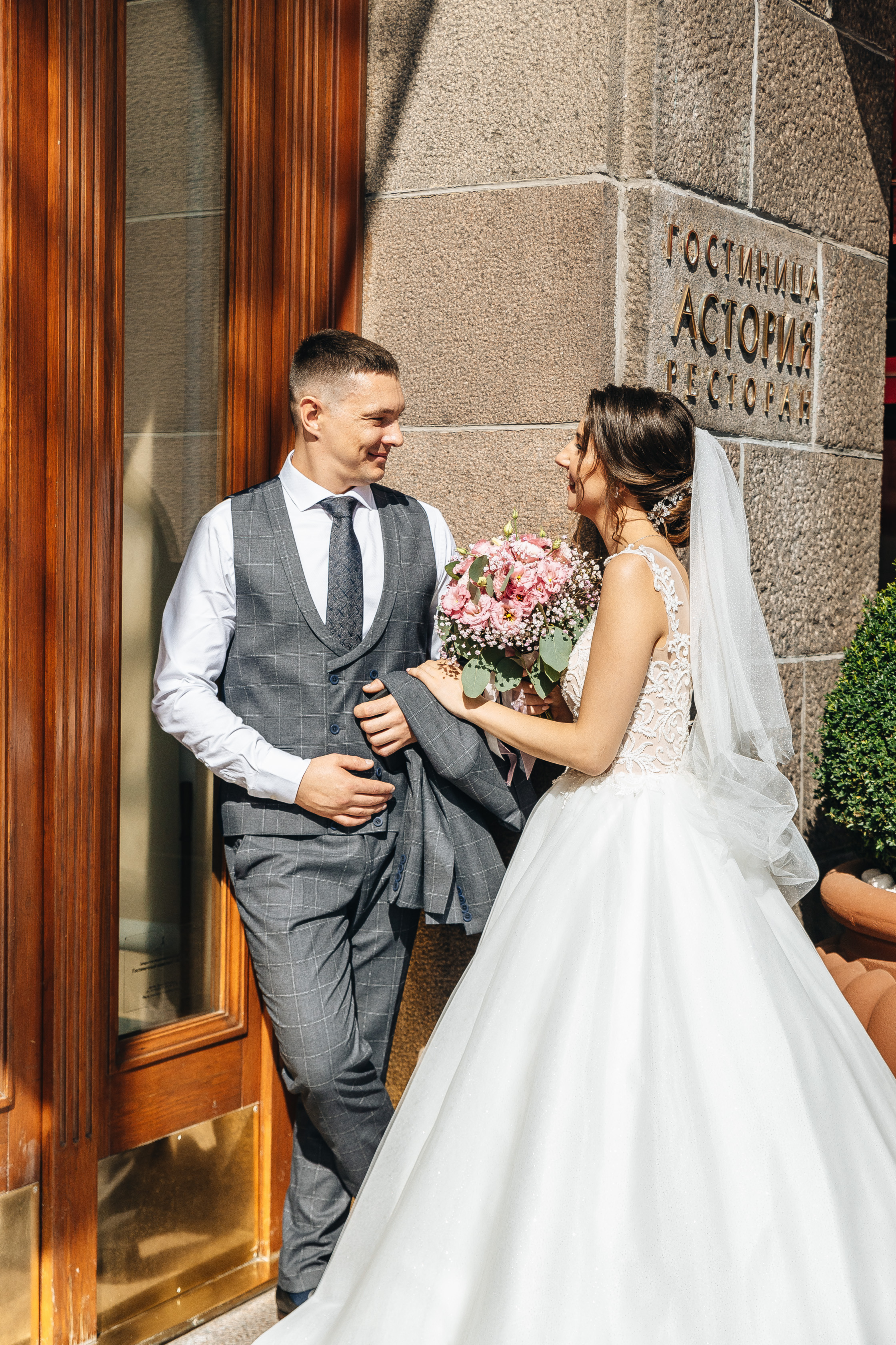 Свадебная фотосъёмка. Евгений и Алина. 10.08.2021. Свадебный фотограф и видеограф — Сергей и Дарья