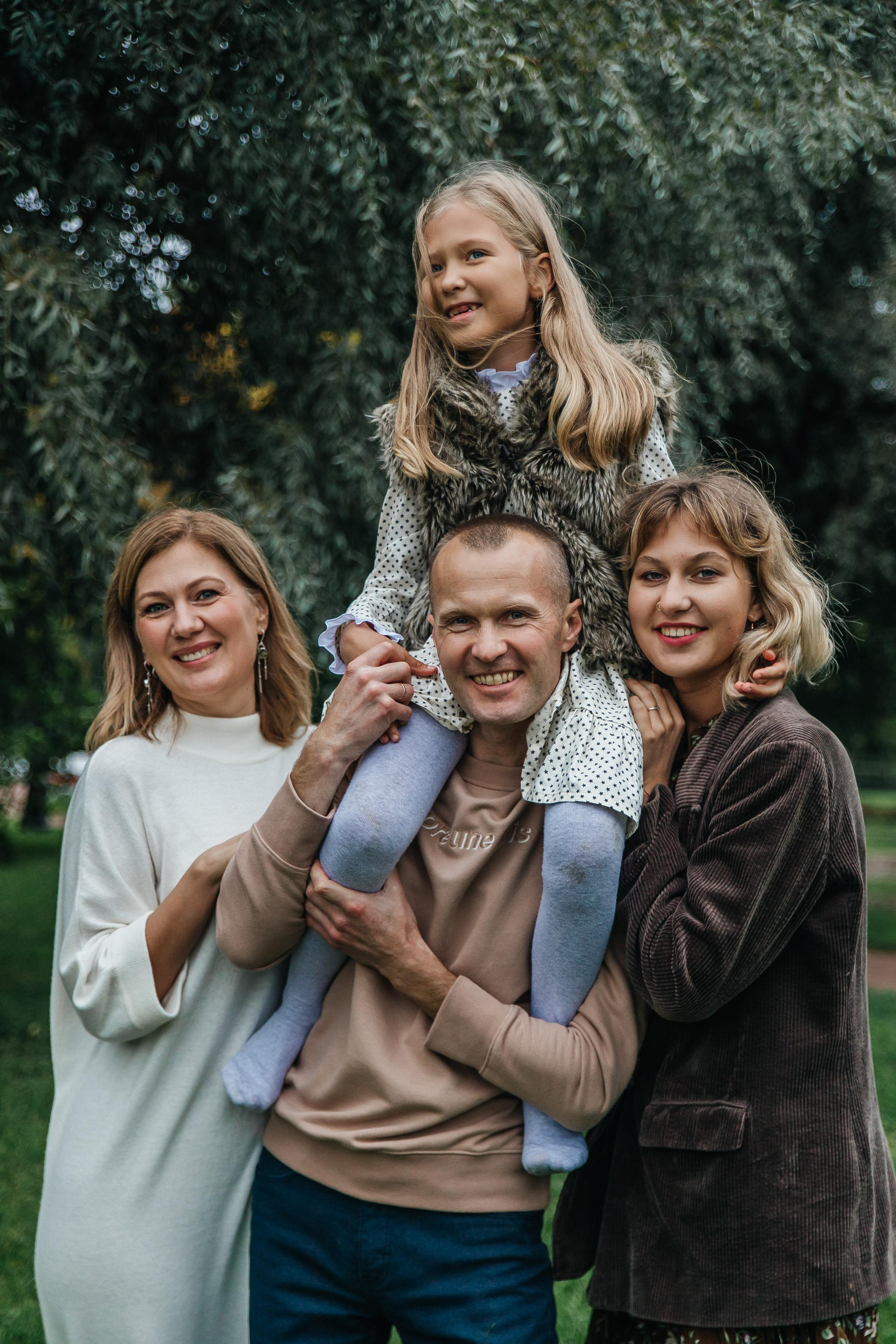 Семейная фотосессия в Парке Победы. Свадебный фотограф и видеограф — Сергей и Дарья