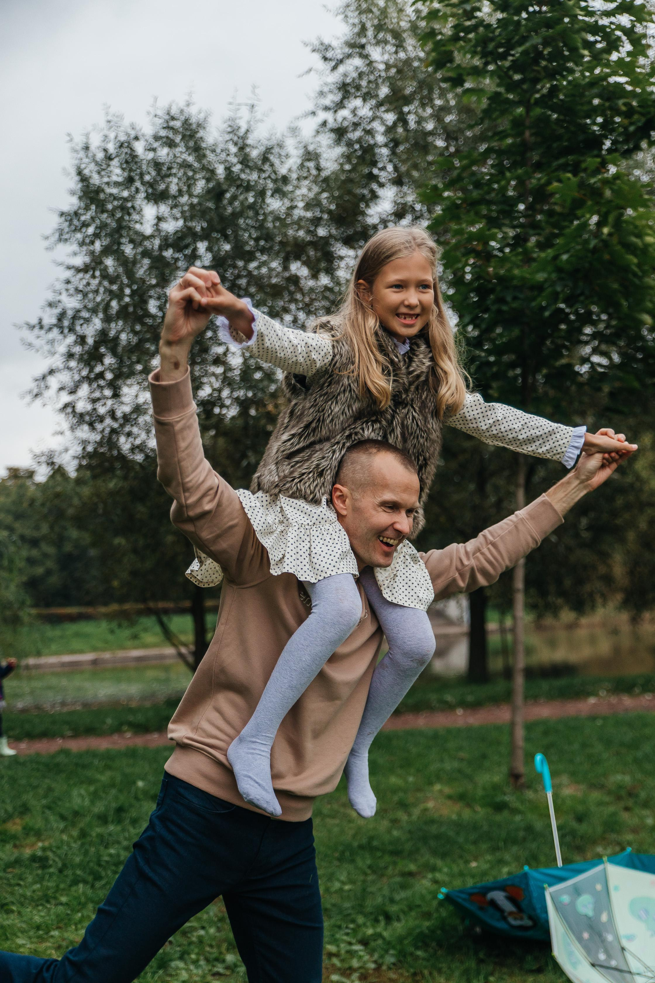 Семейная фотосессия в Парке Победы. Свадебный фотограф и видеограф — Сергей и Дарья