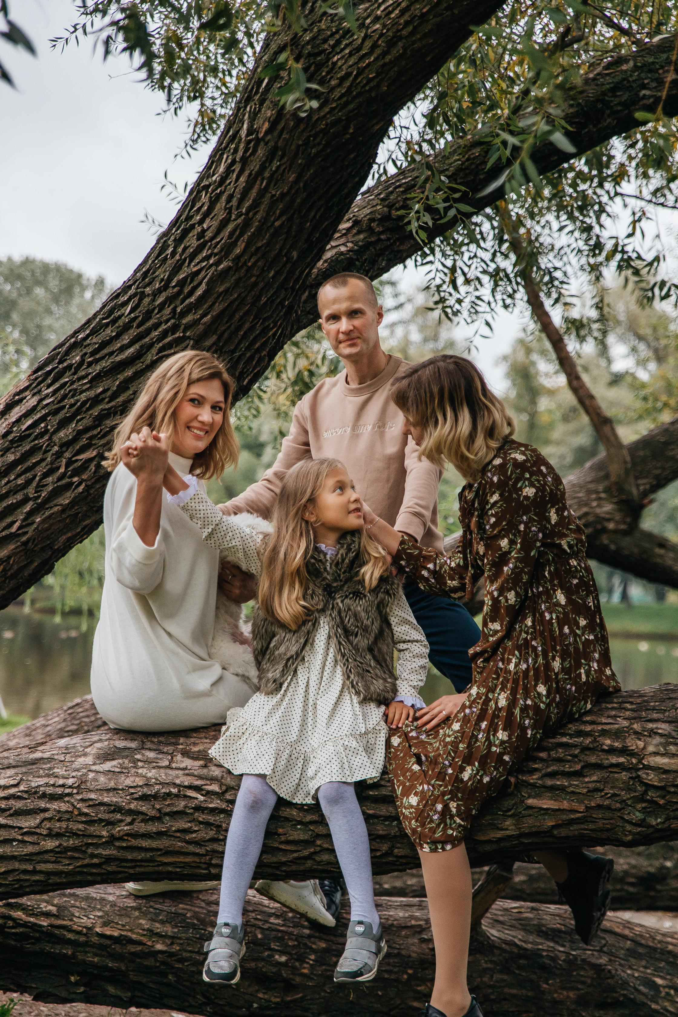 Семейная фотосессия в Парке Победы. Свадебный фотограф и видеограф — Сергей и Дарья