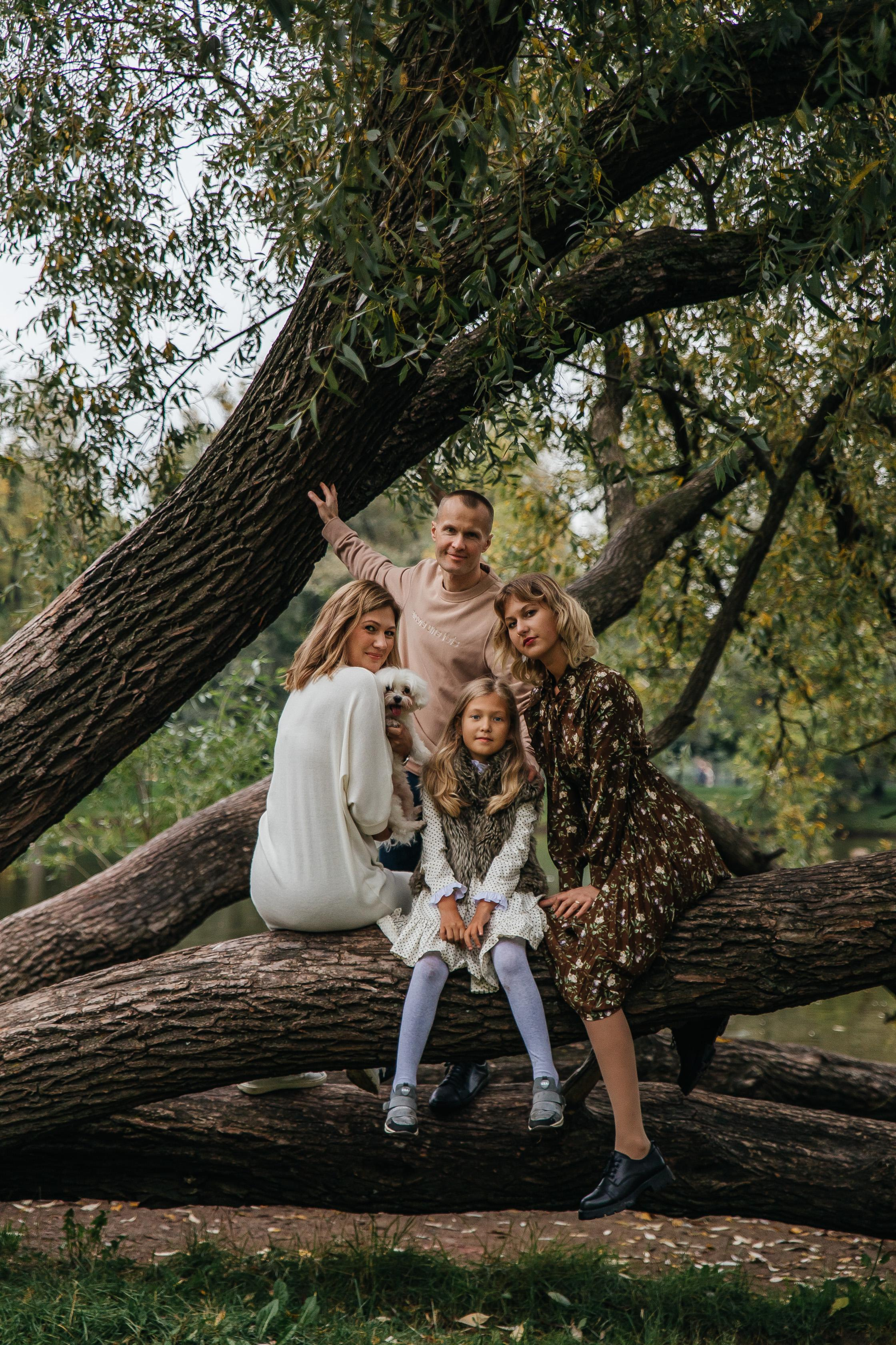 Семейная фотосессия в Парке Победы. Свадебный фотограф и видеограф — Сергей и Дарья