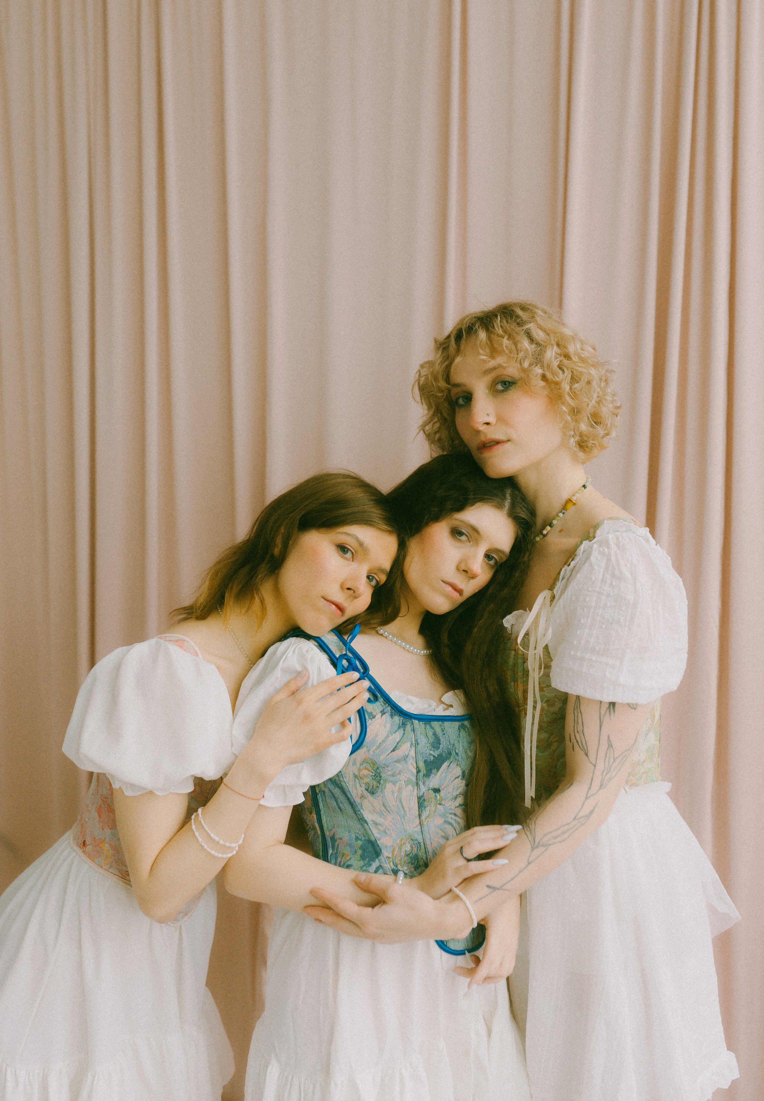 Ксюша, Леона и Василиса. Портретный фотограф в Москве Ефанова Ульяна. Женский портрет