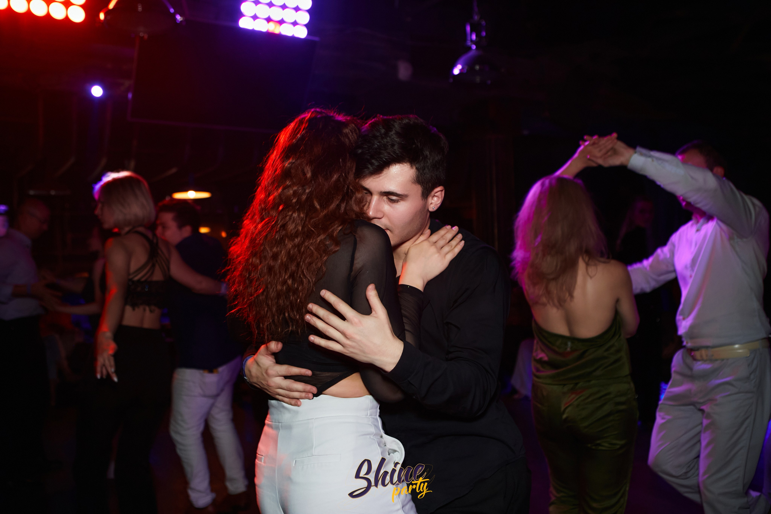 Shine party bachata. Свадебный фотограф