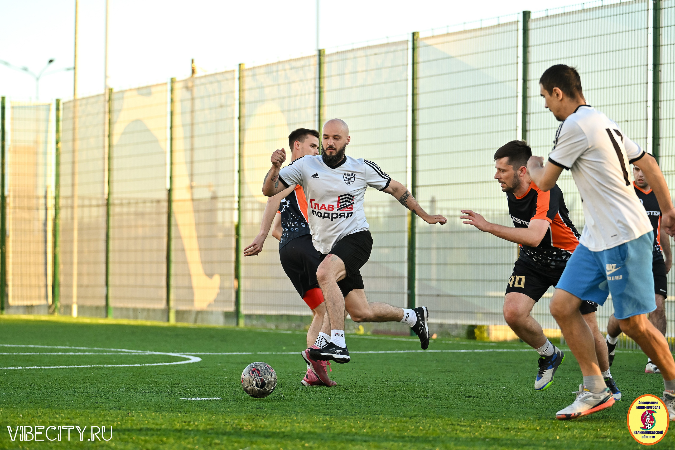 ИГРЫ МИНИ-ФУТБОЛЬНОЙ И КОРПОРАТИВНОЙ ЛИГИ. VIBECITY.RU Вайб Сити Ру Фоторепортажи Фотоотчеты Калининград