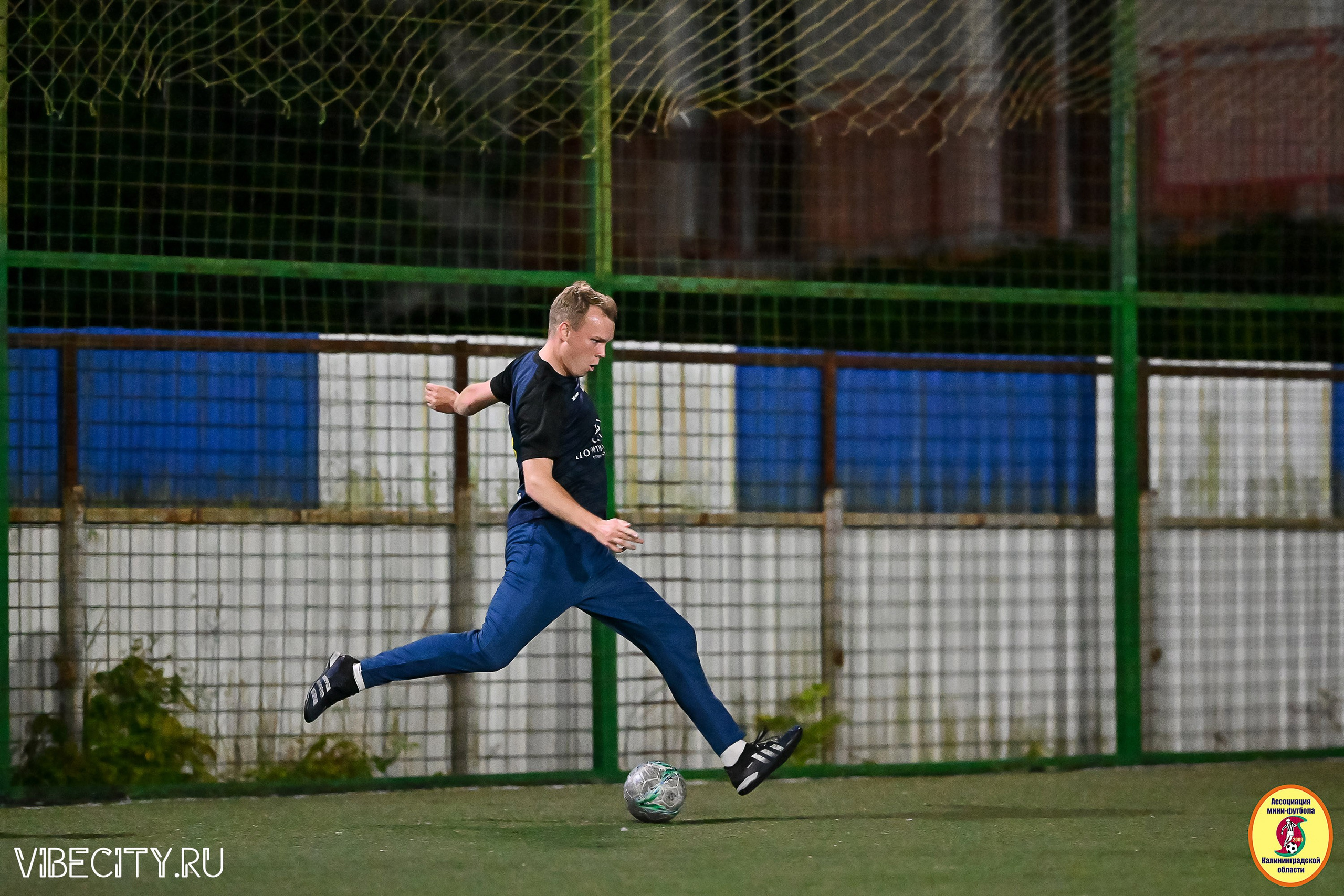 ФИНАЛЬНЫЕ ИГРЫ КУБКА МИНИ-ФУТБОЛЬНОЙ ЛИГИ И КУБКА КОРПОРАТИВНОЙ МФЛ 2025. VIBECITY.RU Вайб Сити Ру Фоторепортажи Фотоотчеты Калининград