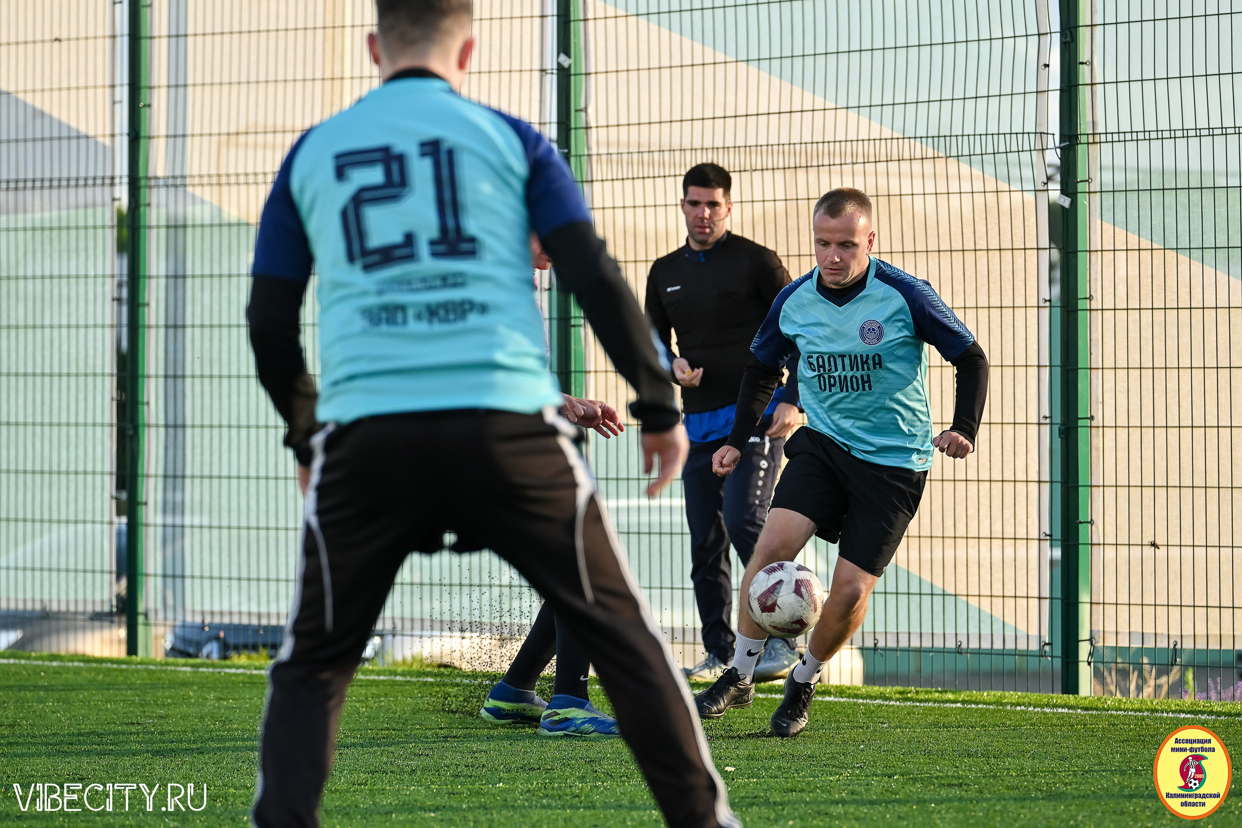 ИГРЫ МИНИ-ФУТБОЛЬНОЙ И КОРПОРАТИВНОЙ ЛИГИ. VIBECITY.RU Вайб Сити Ру Фоторепортажи Фотоотчеты Калининград