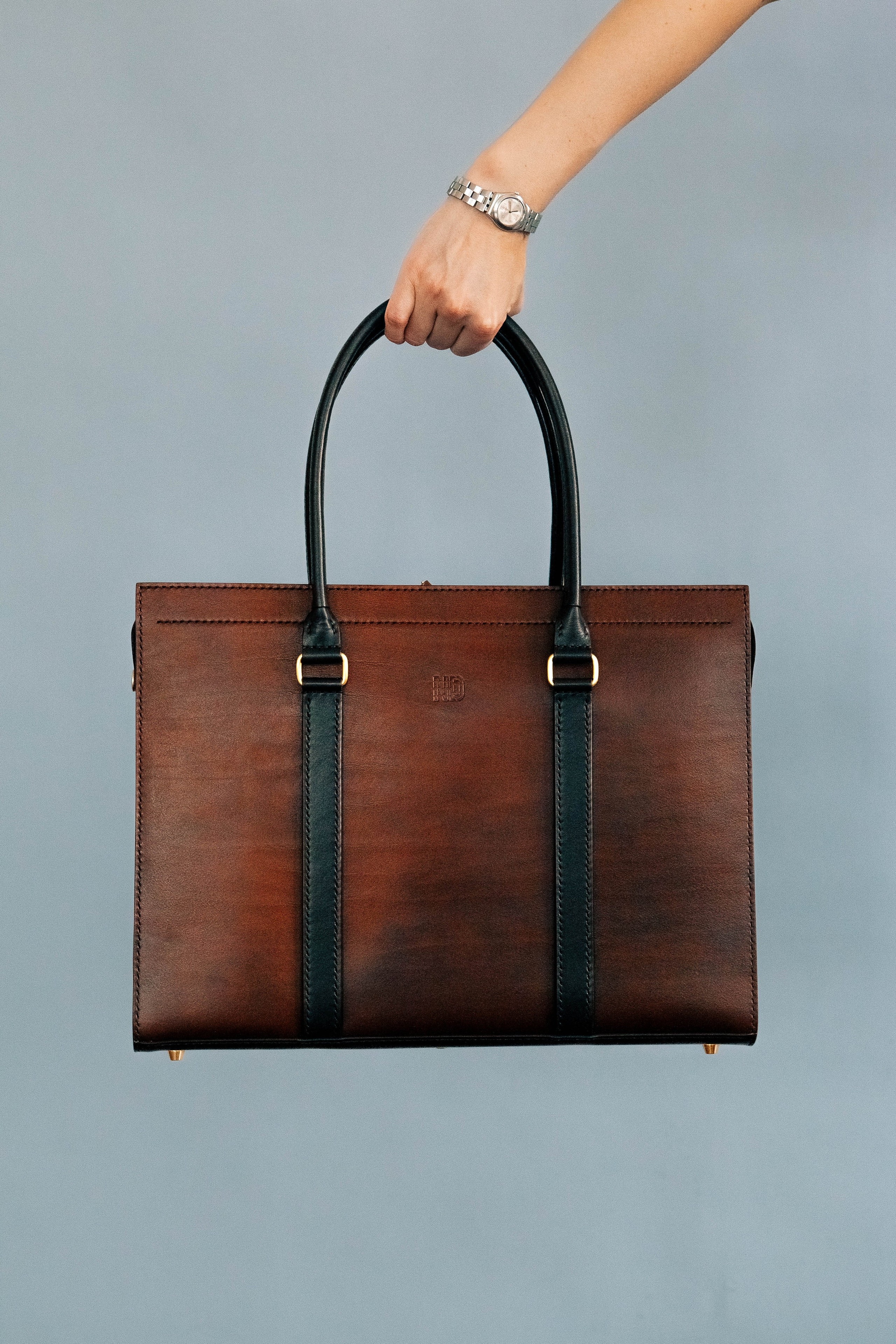 Анна Гречаная и изделие Дана Настаса 💼. Фотограф Ольга Крукле