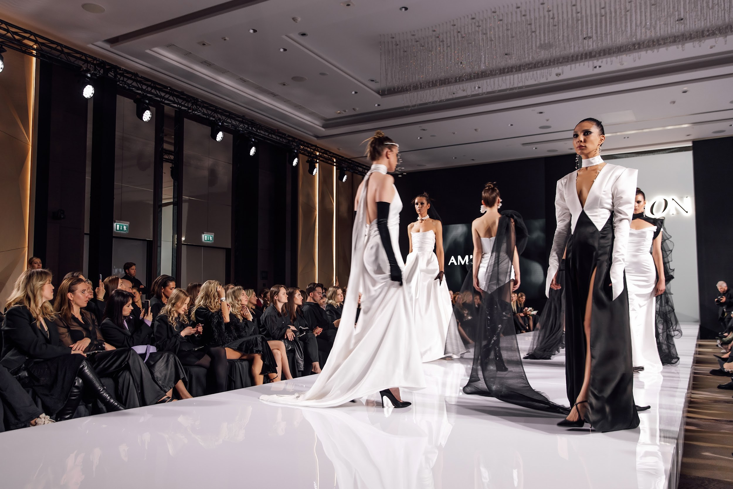 VISION. Любовь Чуляева — свадебный фотограф в Москве и Европе