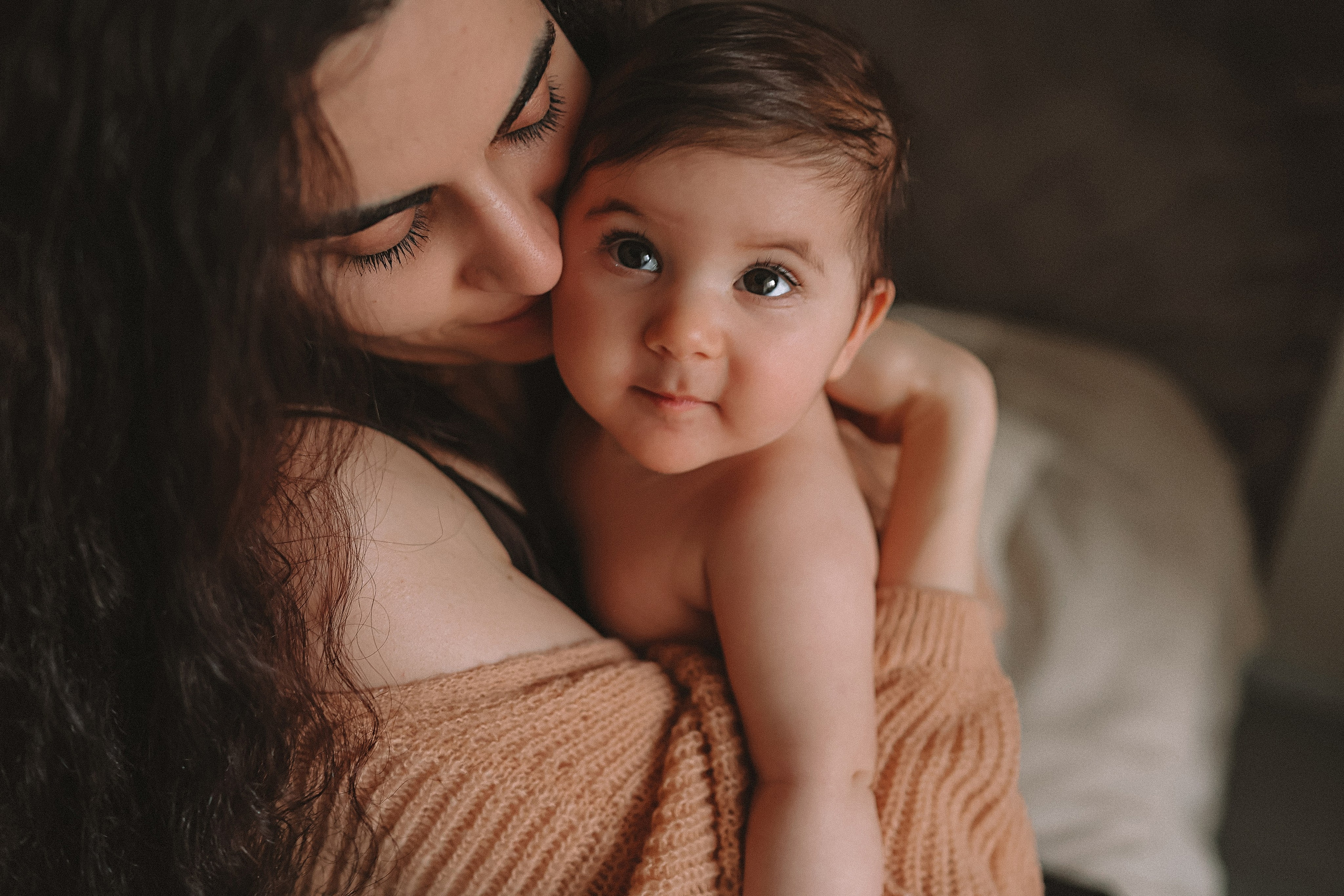 С малышкой. Семейный фотограф Тюмень, фотограф на роды Салмина Мария