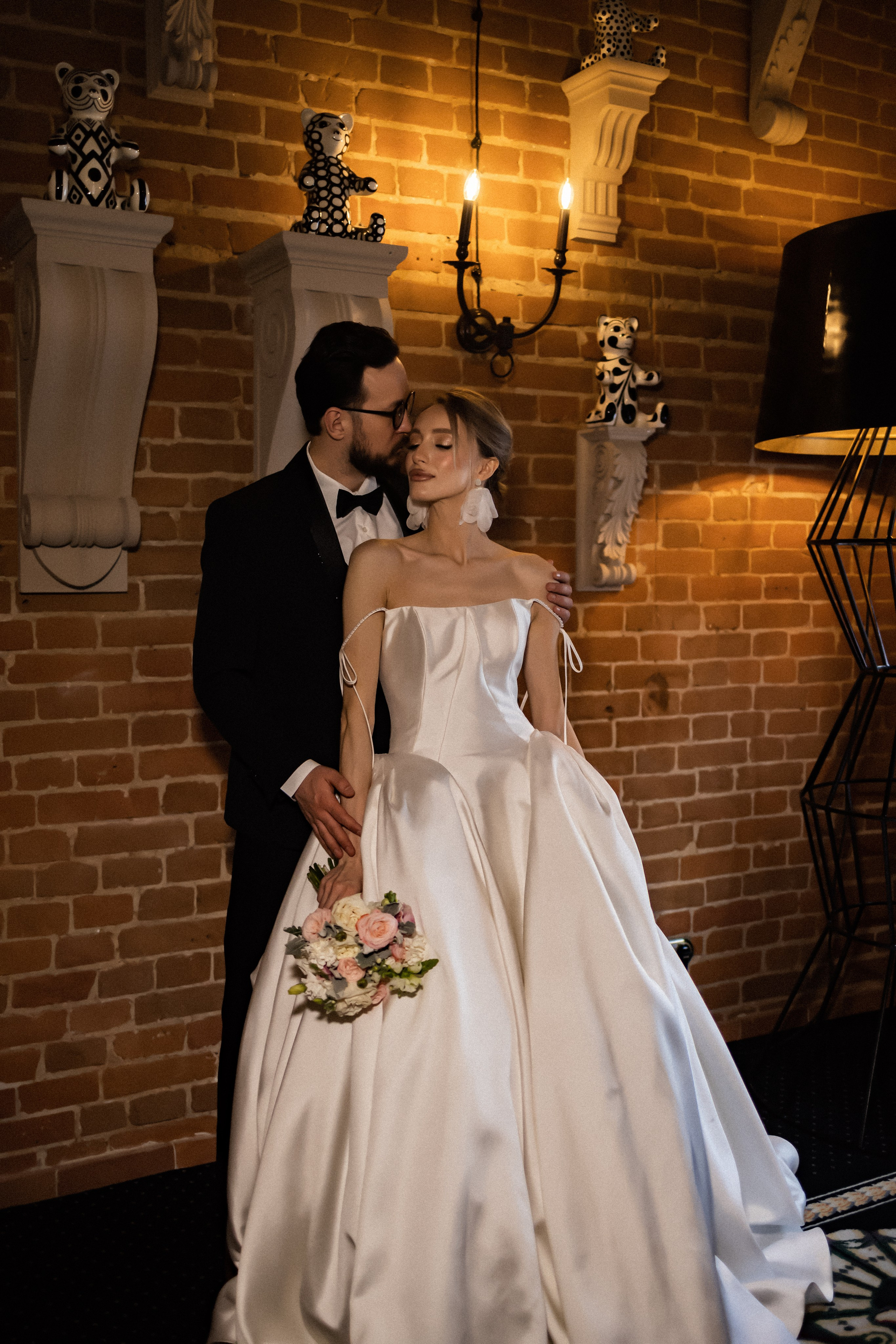 Свадебная в ресторане. Фотограф Арина Шмакова