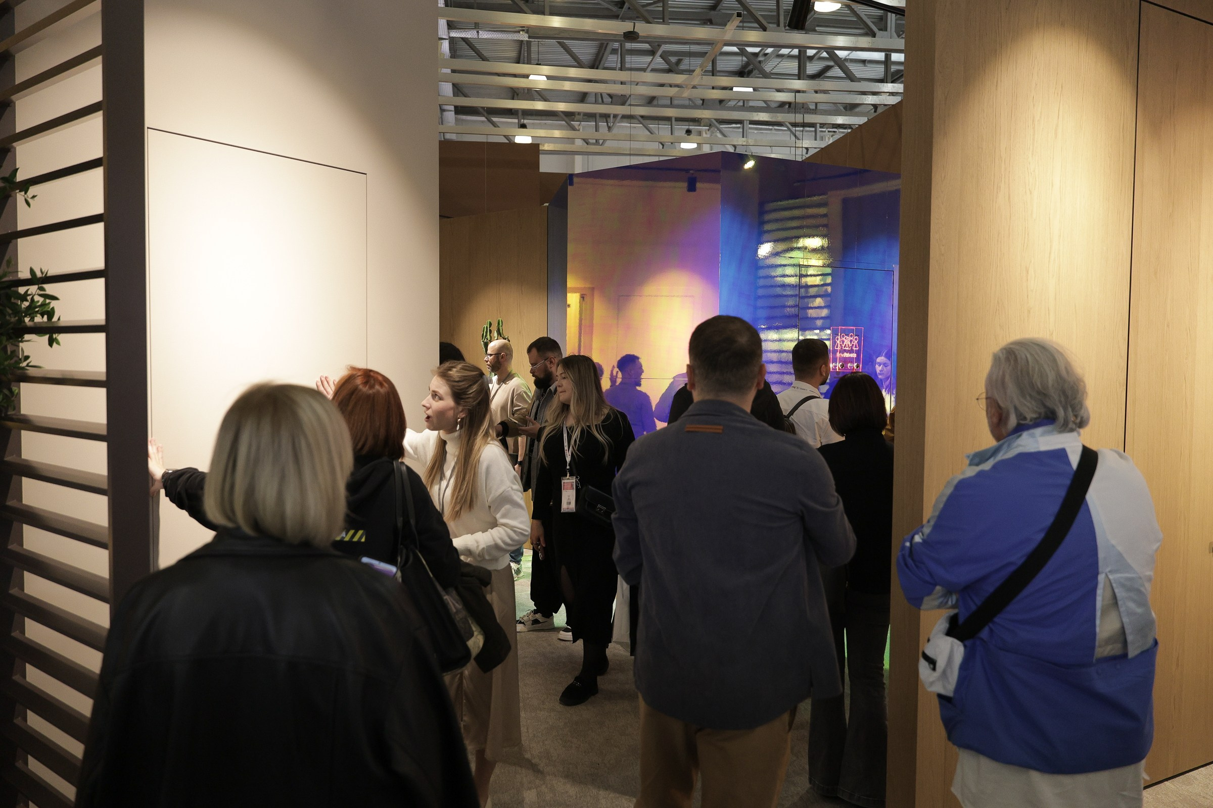 /РЕПОРТАЖ/ Выставка МосБилд. 2024. Свадебный фотограф Великий Новгород Станислав Кособудский