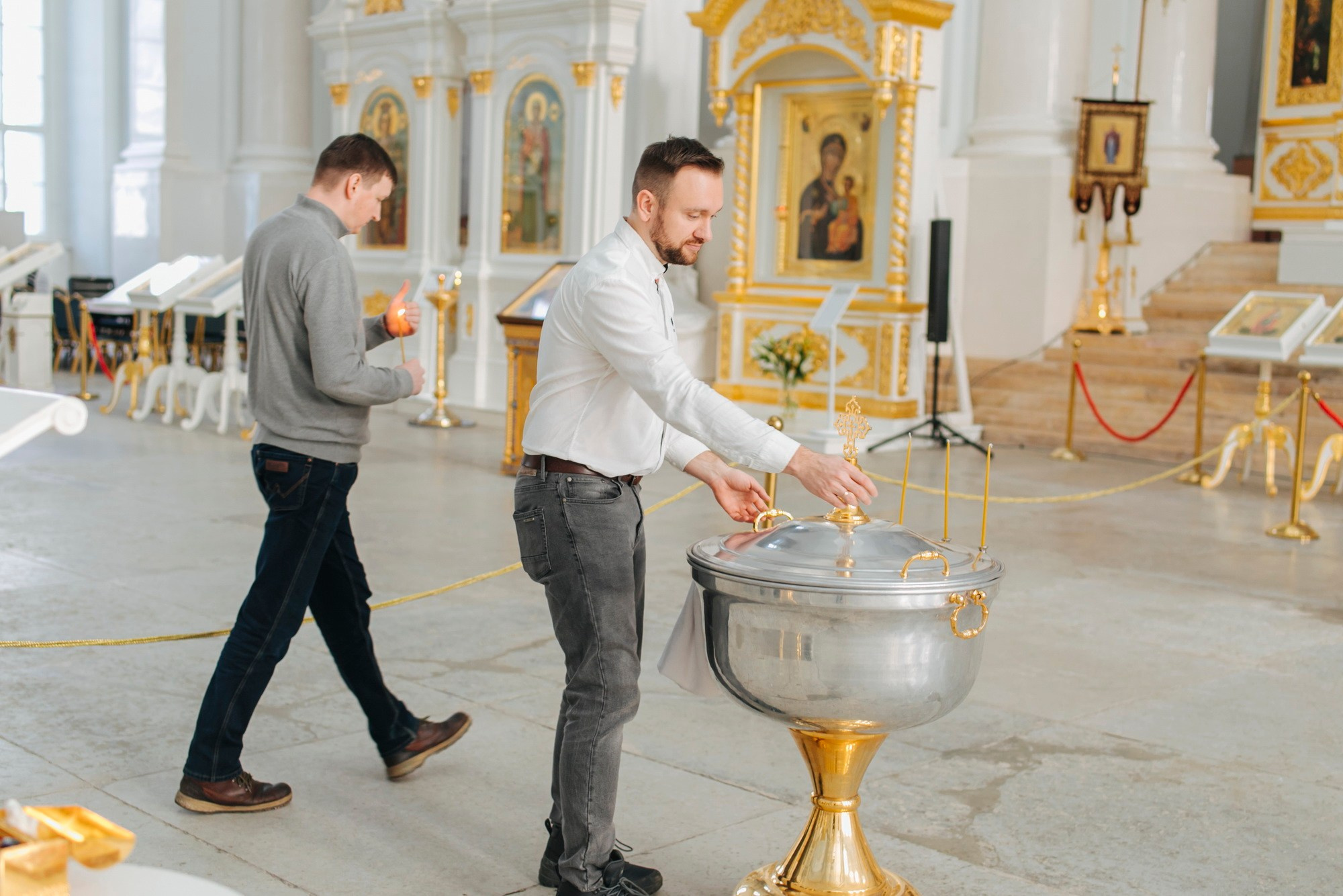 Индивидуальное крещение в Смольном Соборе, где провести крещение СПб, лучший храм для крещения, сколько стоит крещение, церковь где не нужны беседы, без крестных