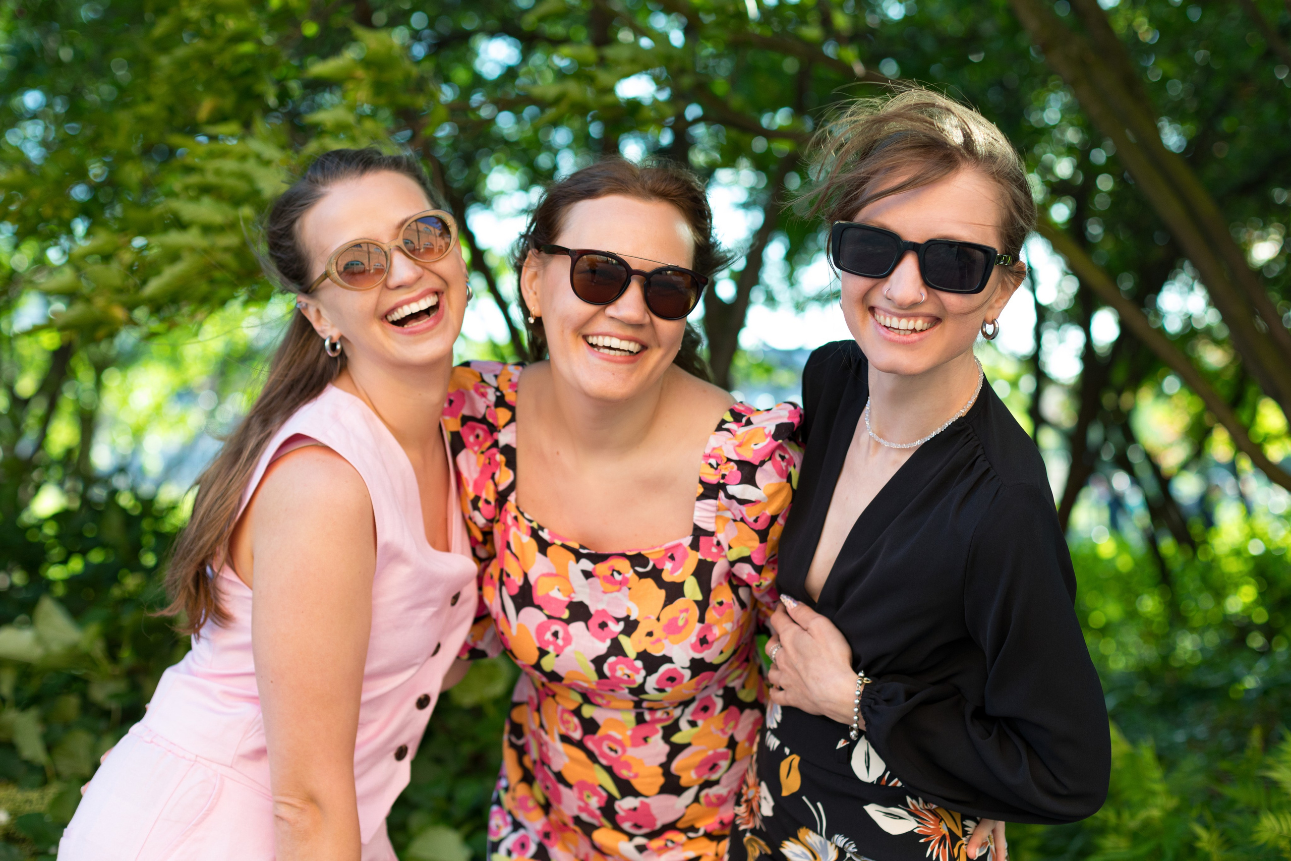 Летняя фотопрогулка трех подруг на острове Новая Голландия. Детский и контент фотограф Надя Волкова Санкт-Петербург